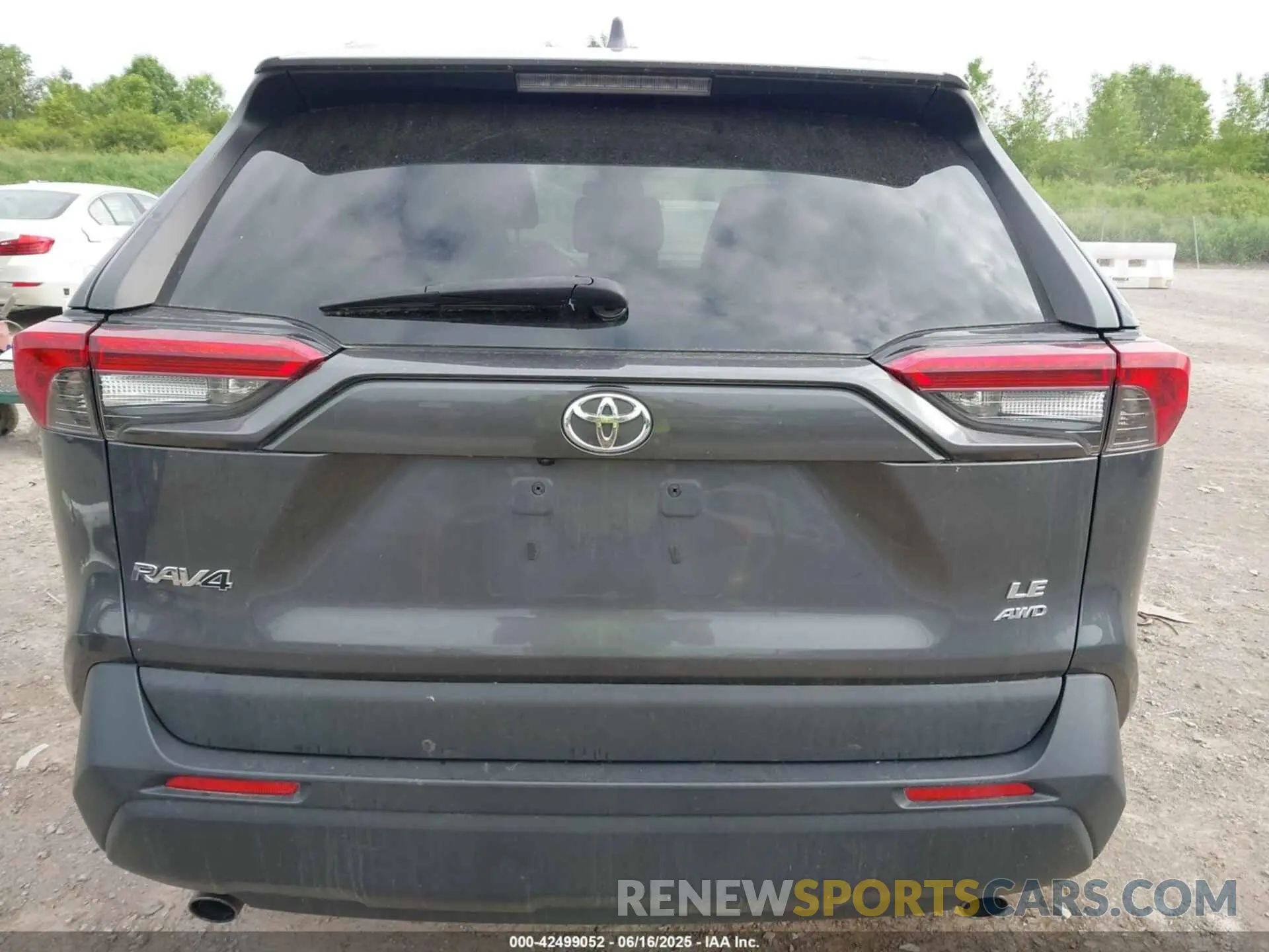 17 Photograph of a damaged car 2T3F1RFVXKW024450 TOYOTA RAV4 2019