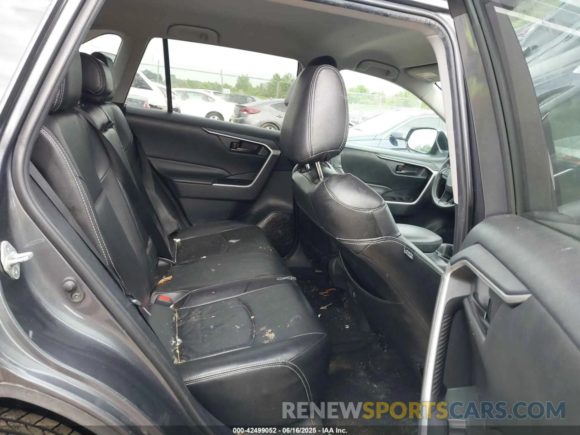 8 Photograph of a damaged car 2T3F1RFVXKW024450 TOYOTA RAV4 2019