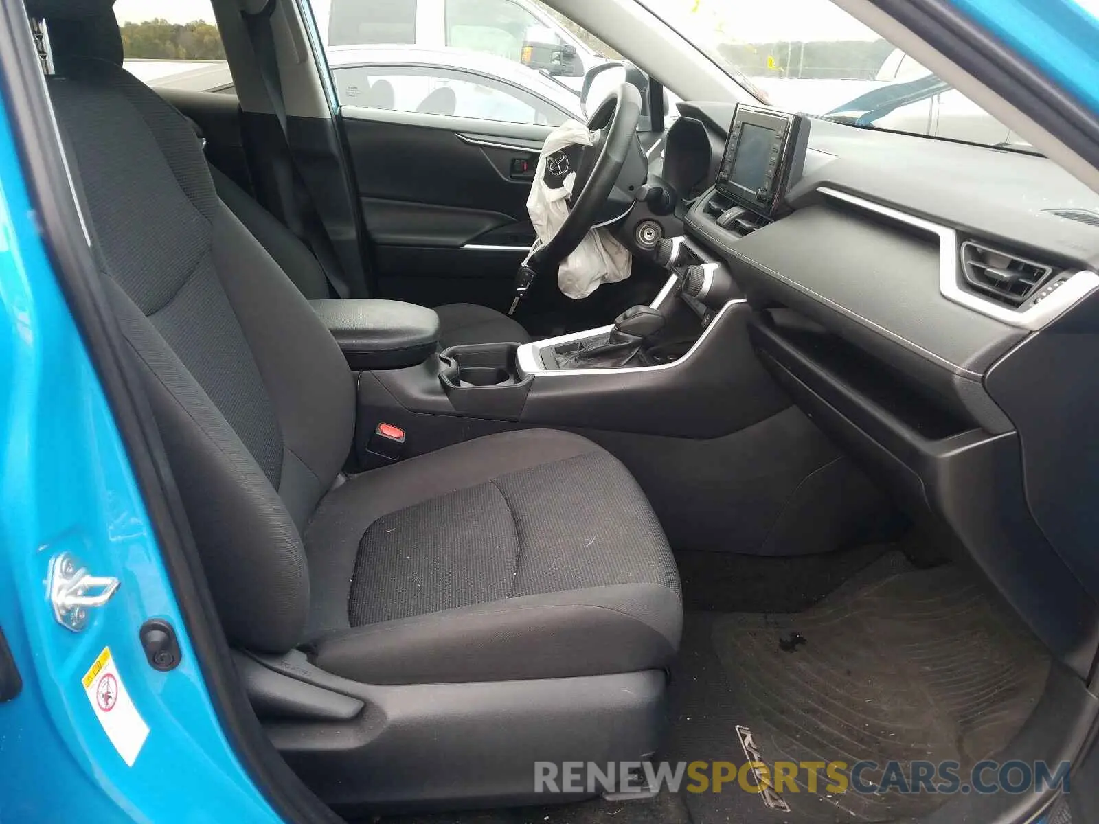 5 Photograph of a damaged car 2T3F1RFVXKW032712 TOYOTA RAV4 2019