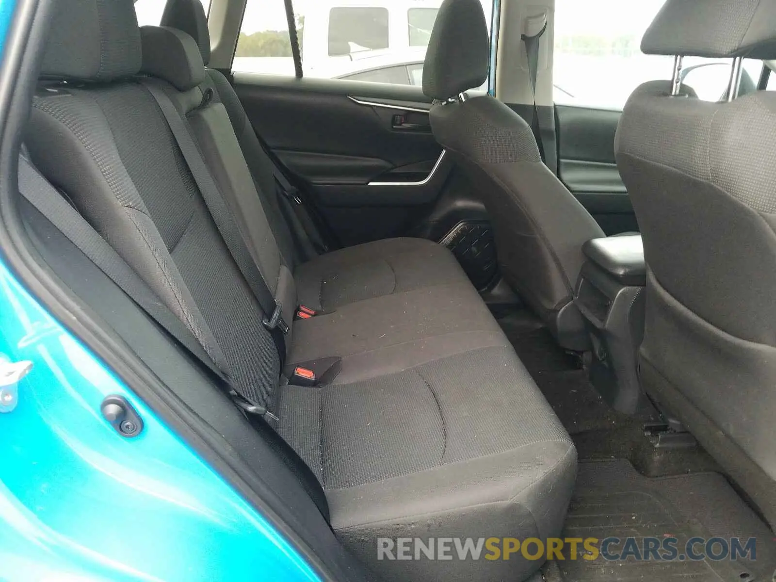 6 Photograph of a damaged car 2T3F1RFVXKW032712 TOYOTA RAV4 2019