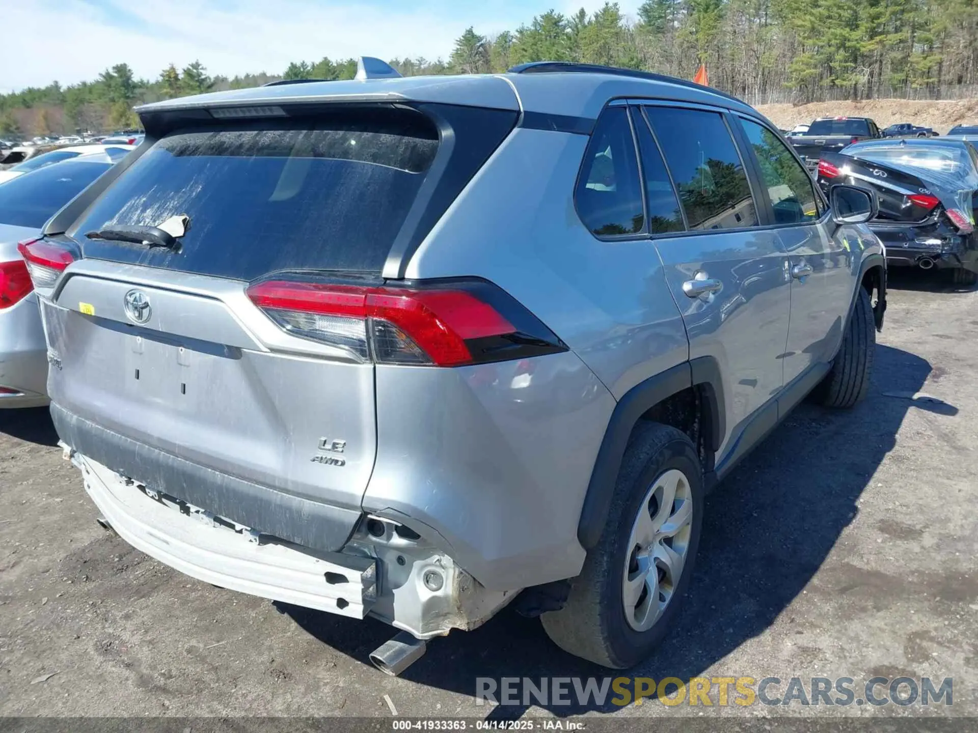 4 Photograph of a damaged car 2T3F1RFVXKW051521 TOYOTA RAV4 2019