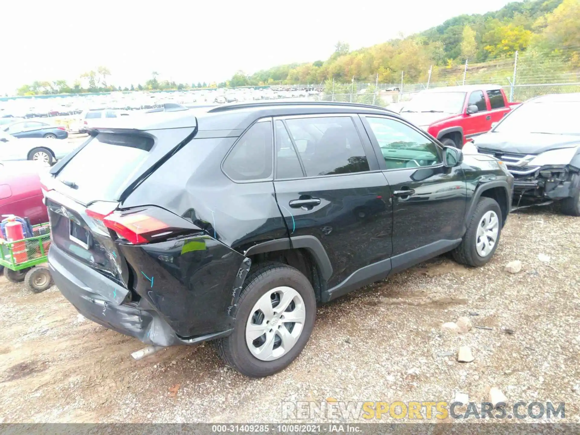 4 Photograph of a damaged car 2T3F1RFVXKW071168 TOYOTA RAV4 2019