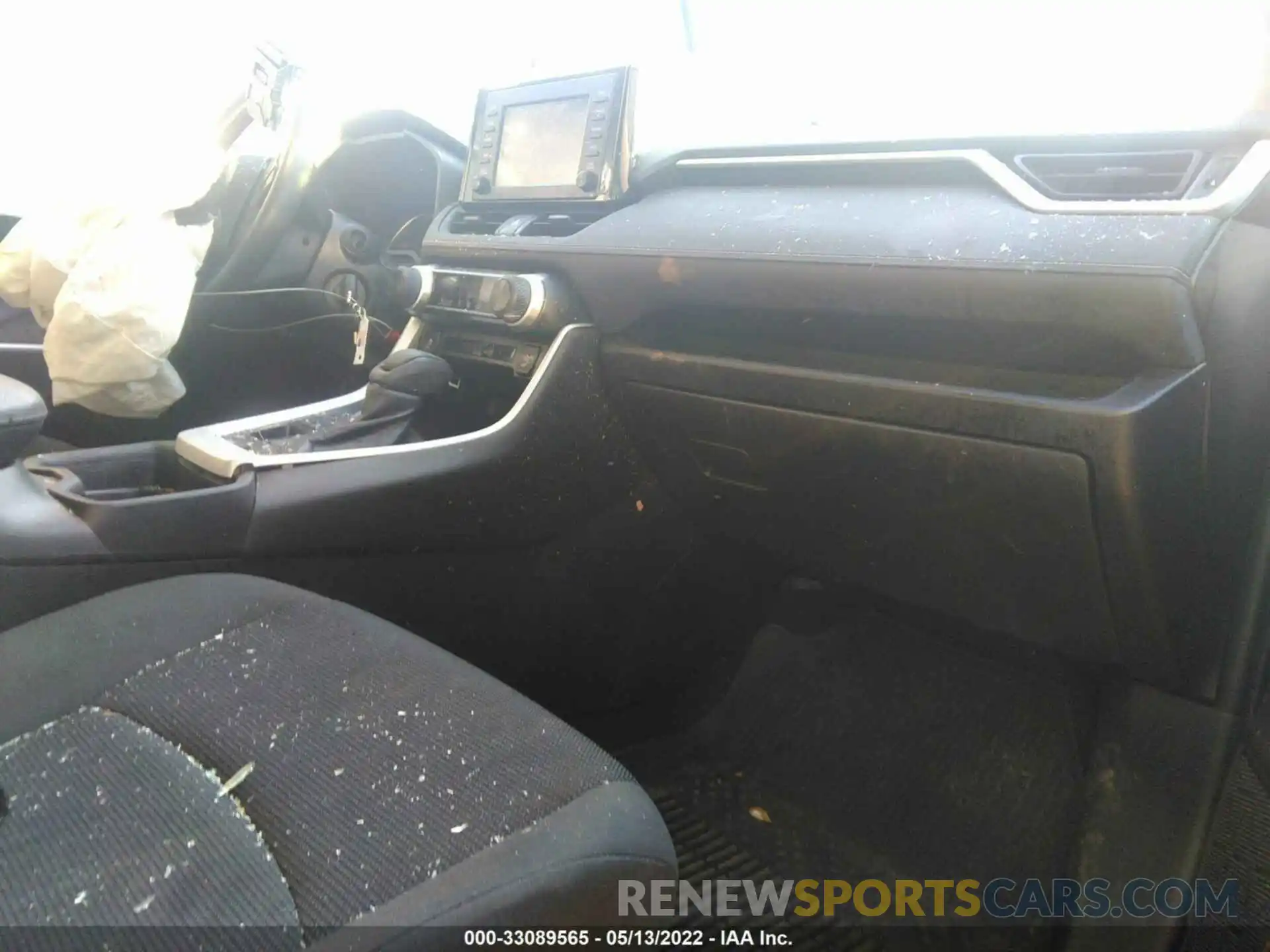 5 Photograph of a damaged car 2T3F1RFVXKW072319 TOYOTA RAV4 2019