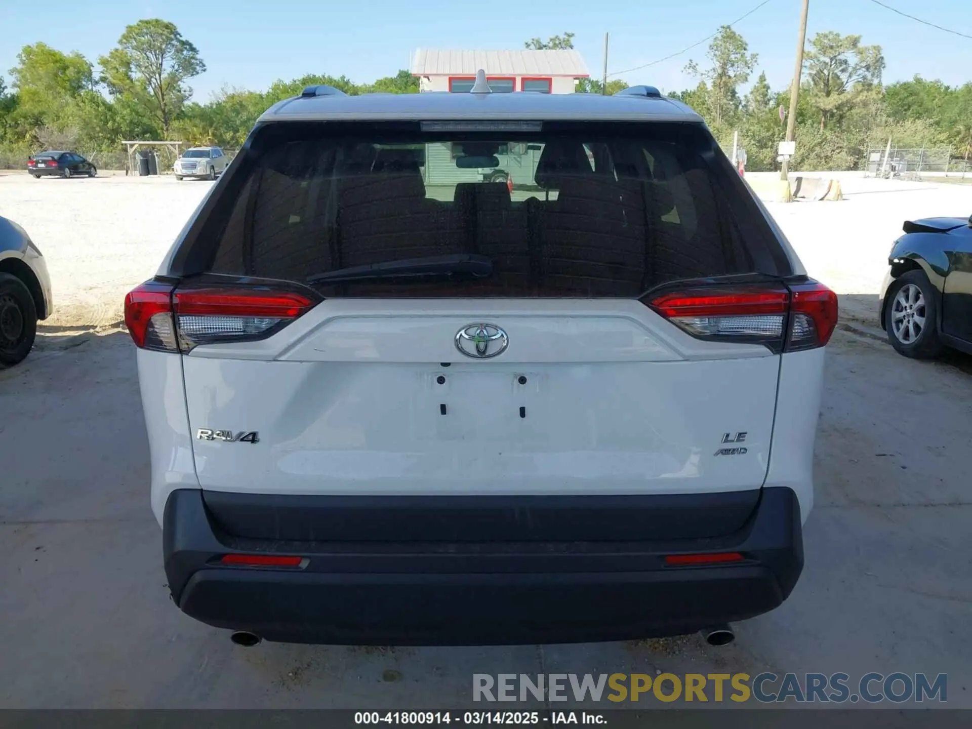 16 Photograph of a damaged car 2T3G1RFV0KW008617 TOYOTA RAV4 2019