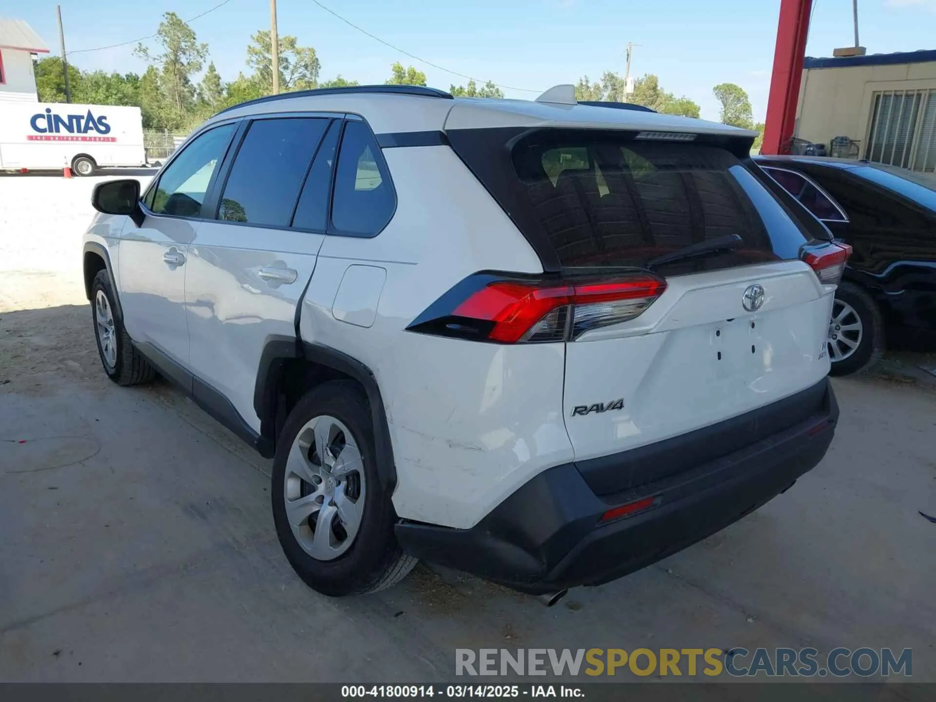3 Photograph of a damaged car 2T3G1RFV0KW008617 TOYOTA RAV4 2019