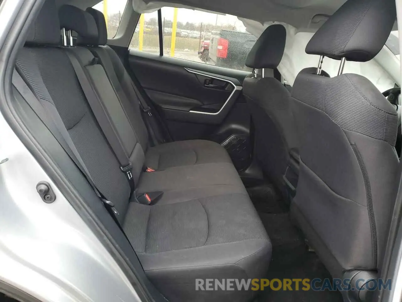 11 Photograph of a damaged car 2T3G1RFV0KW022694 TOYOTA RAV4 2019