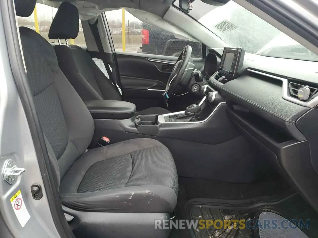 7 Photograph of a damaged car 2T3G1RFV0KW022694 TOYOTA RAV4 2019