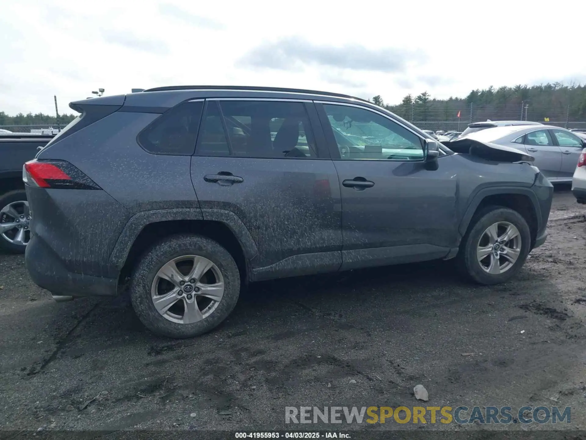 13 Photograph of a damaged car 2T3G1RFV1KC035746 TOYOTA RAV4 2019