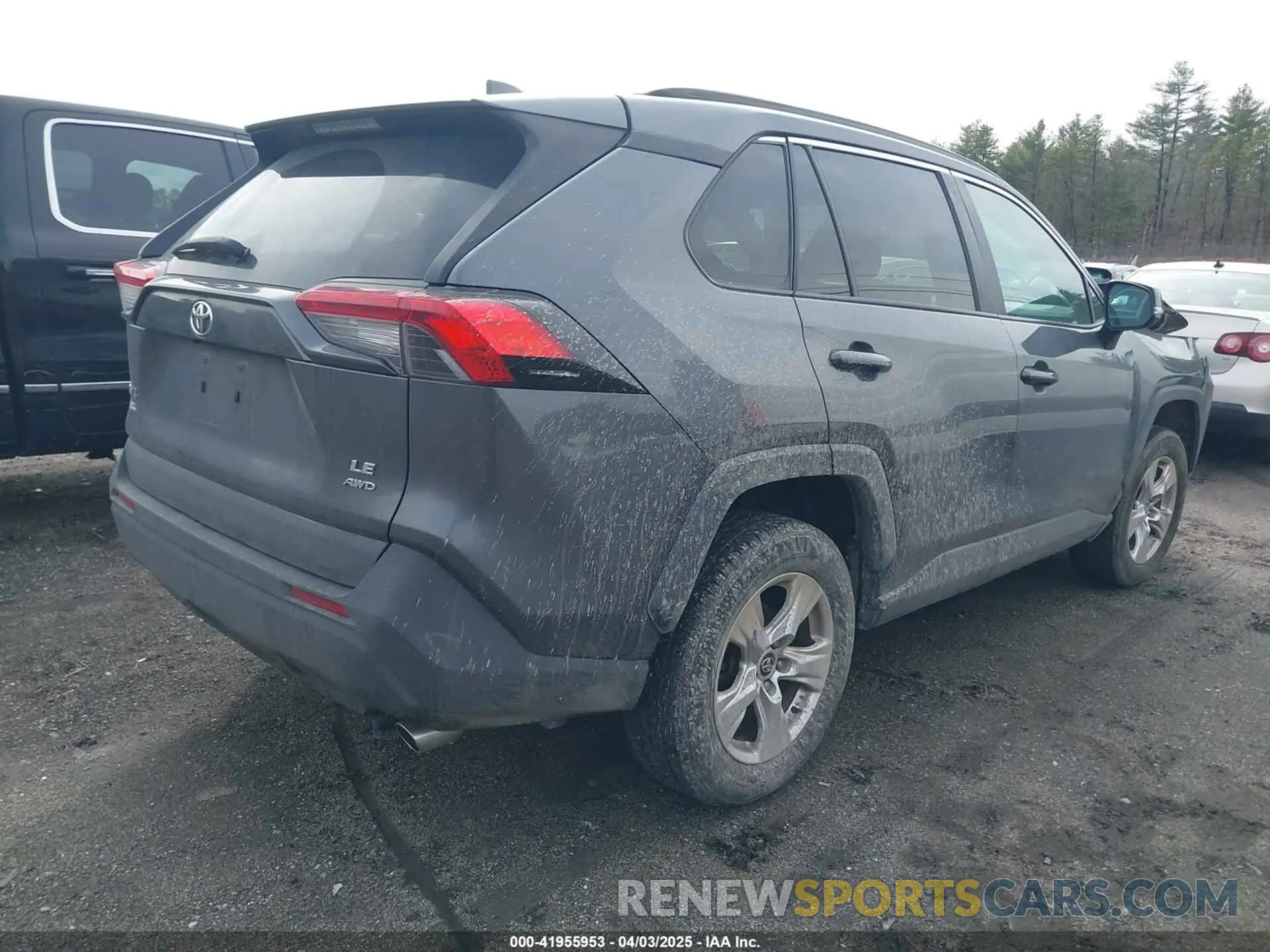4 Photograph of a damaged car 2T3G1RFV1KC035746 TOYOTA RAV4 2019