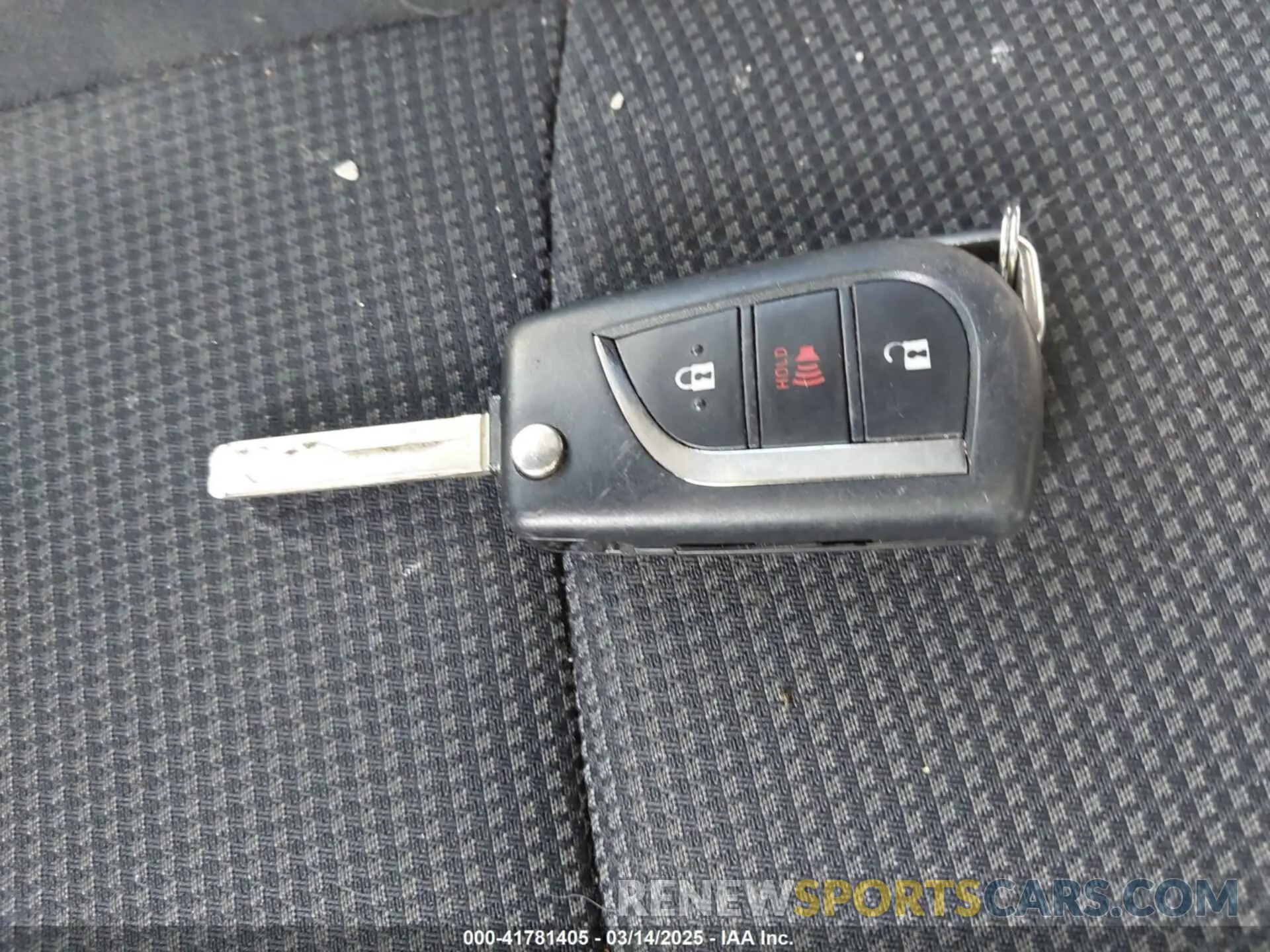 11 Photograph of a damaged car 2T3G1RFV1KC054006 TOYOTA RAV4 2019