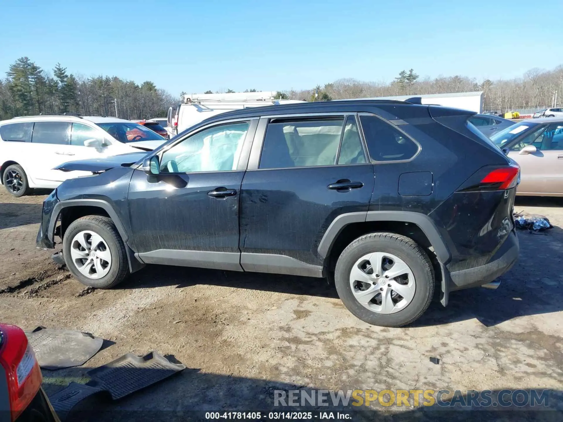 15 Photograph of a damaged car 2T3G1RFV1KC054006 TOYOTA RAV4 2019