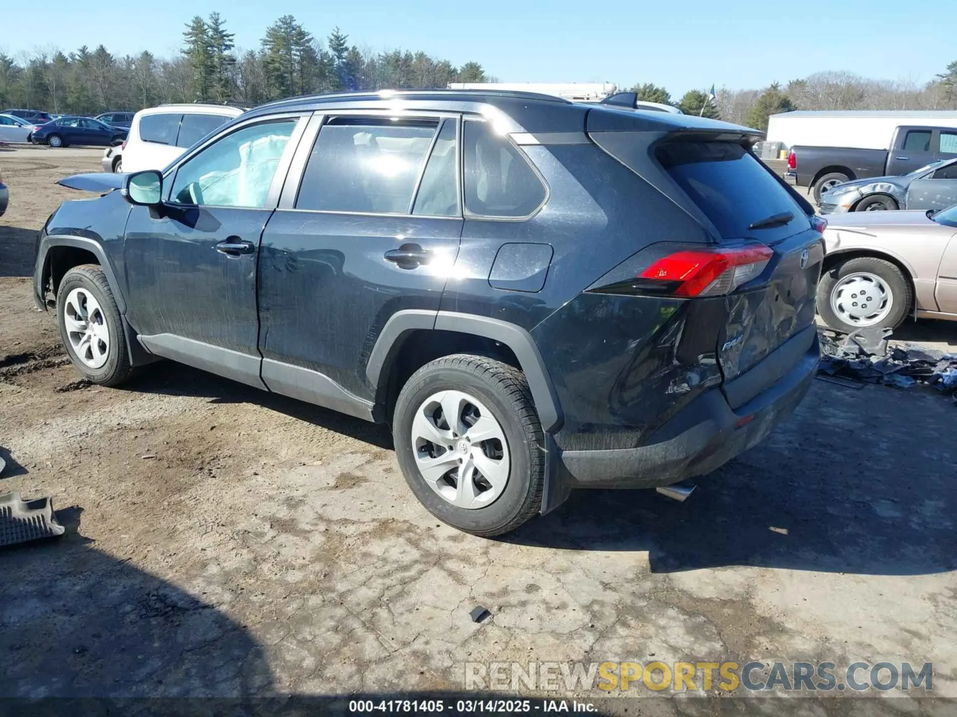 3 Photograph of a damaged car 2T3G1RFV1KC054006 TOYOTA RAV4 2019