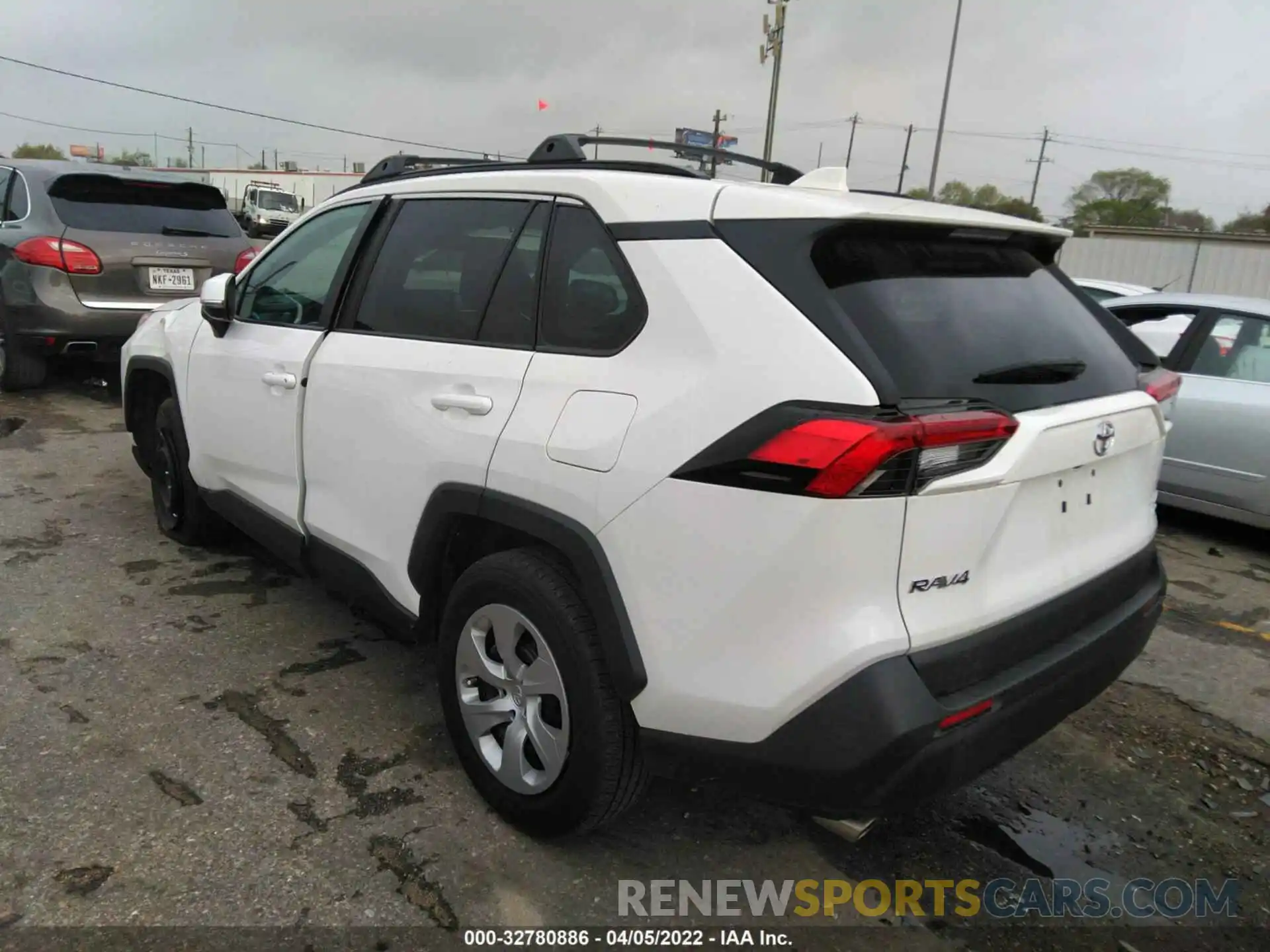 3 Photograph of a damaged car 2T3G1RFV1KC055480 TOYOTA RAV4 2019