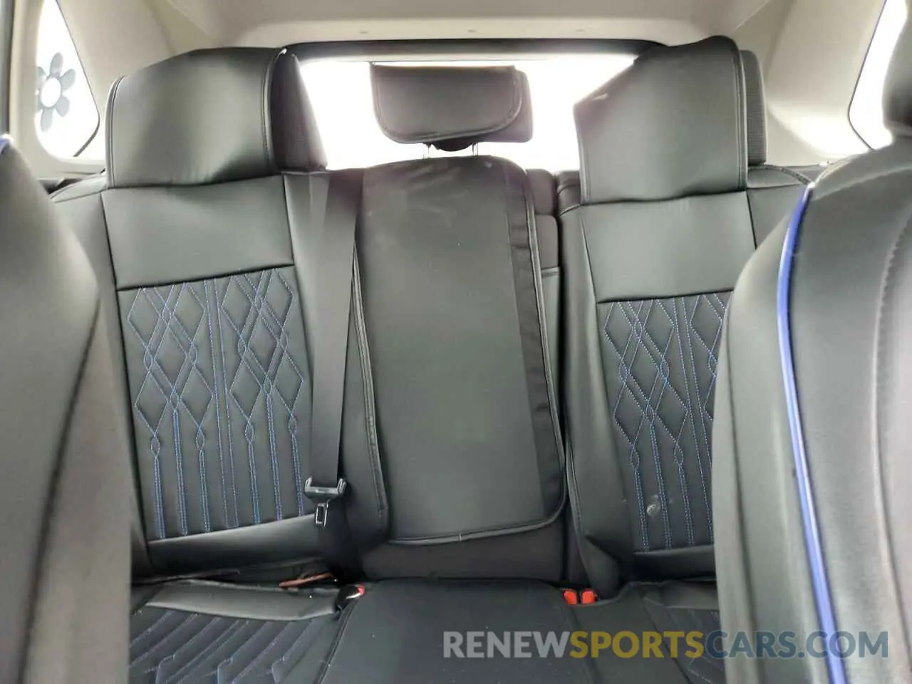 10 Photograph of a damaged car 2T3G1RFV1KW038354 TOYOTA RAV4 2019