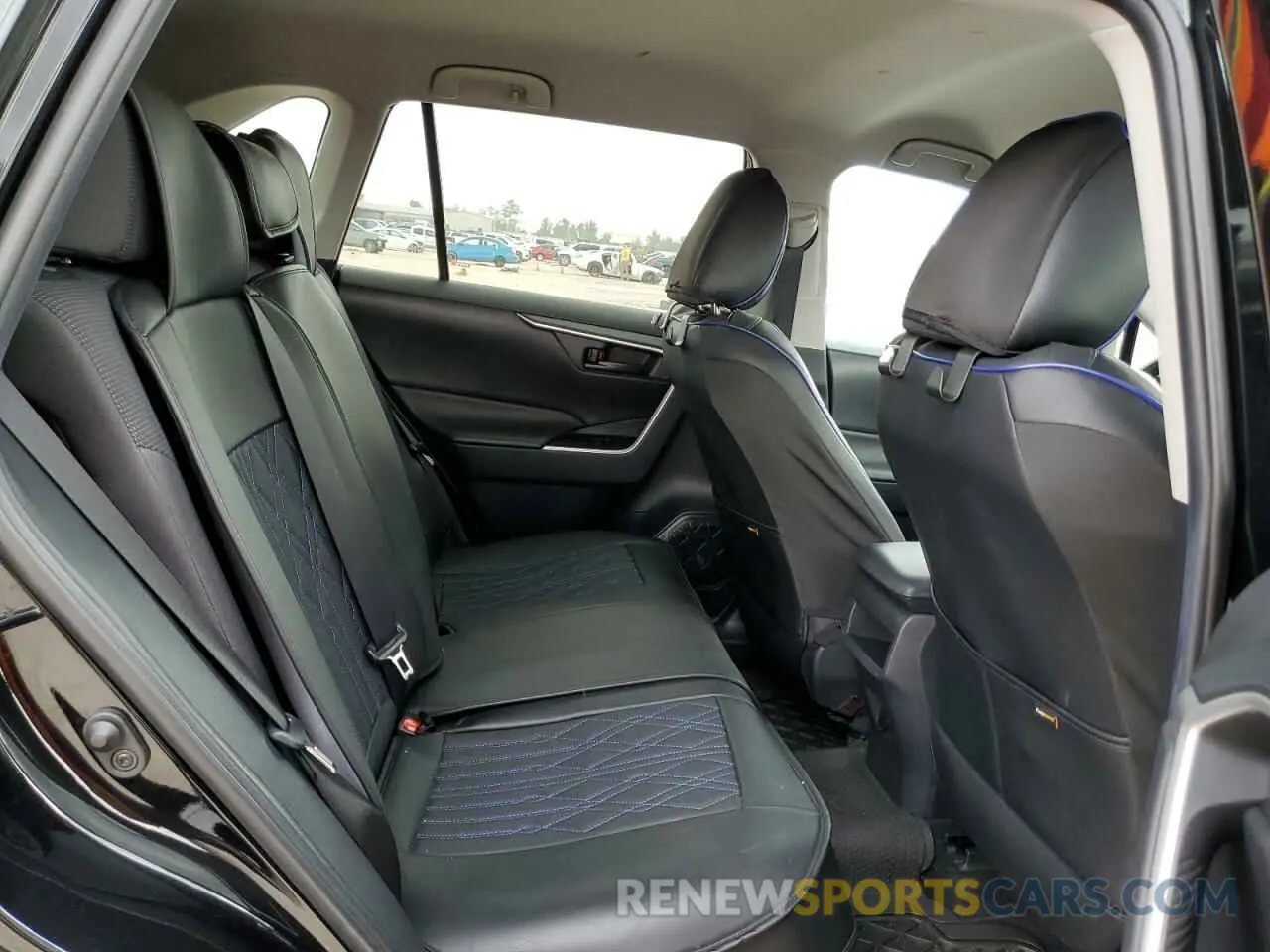 11 Photograph of a damaged car 2T3G1RFV1KW038354 TOYOTA RAV4 2019