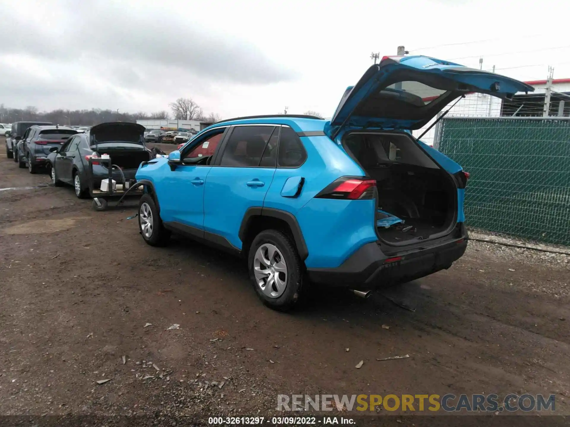 3 Photograph of a damaged car 2T3G1RFV1KW065022 TOYOTA RAV4 2019