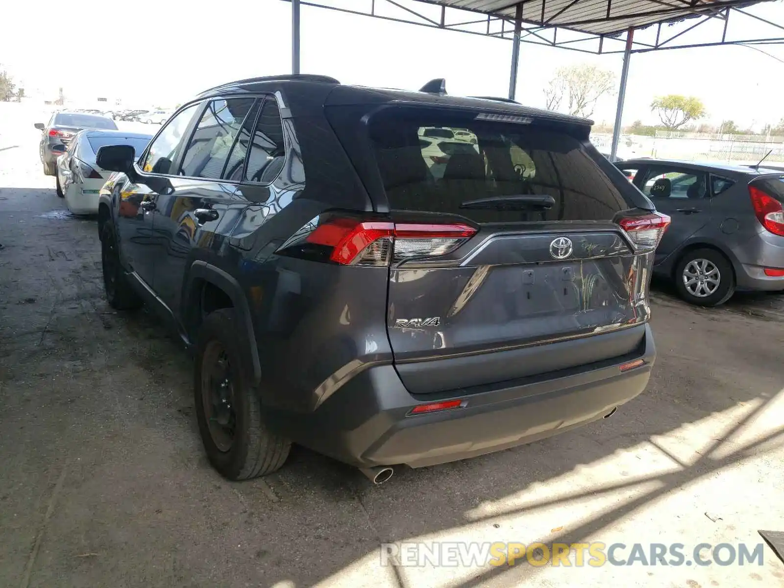 3 Photograph of a damaged car 2T3G1RFV1KW075453 TOYOTA RAV4 2019