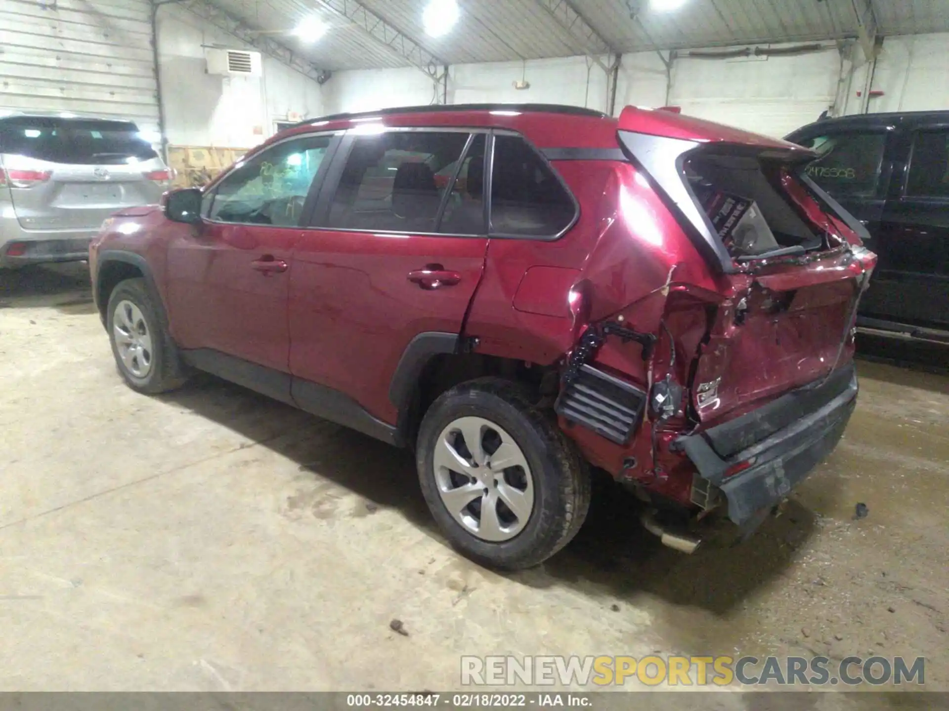 3 Photograph of a damaged car 2T3G1RFV1KW080409 TOYOTA RAV4 2019