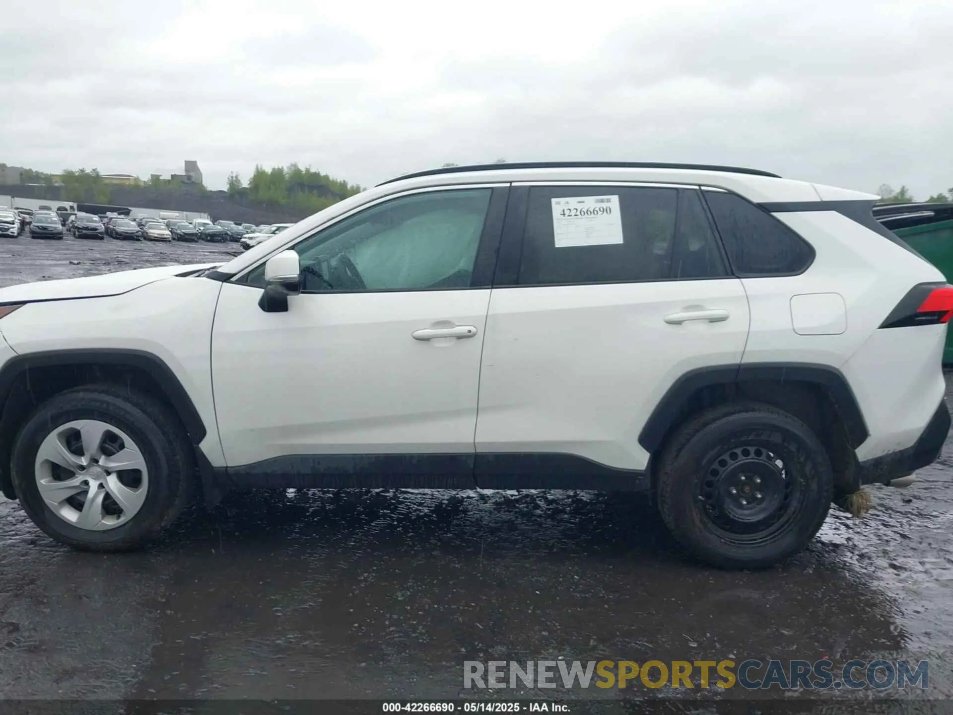 14 Photograph of a damaged car 2T3G1RFV2KC017563 TOYOTA RAV4 2019