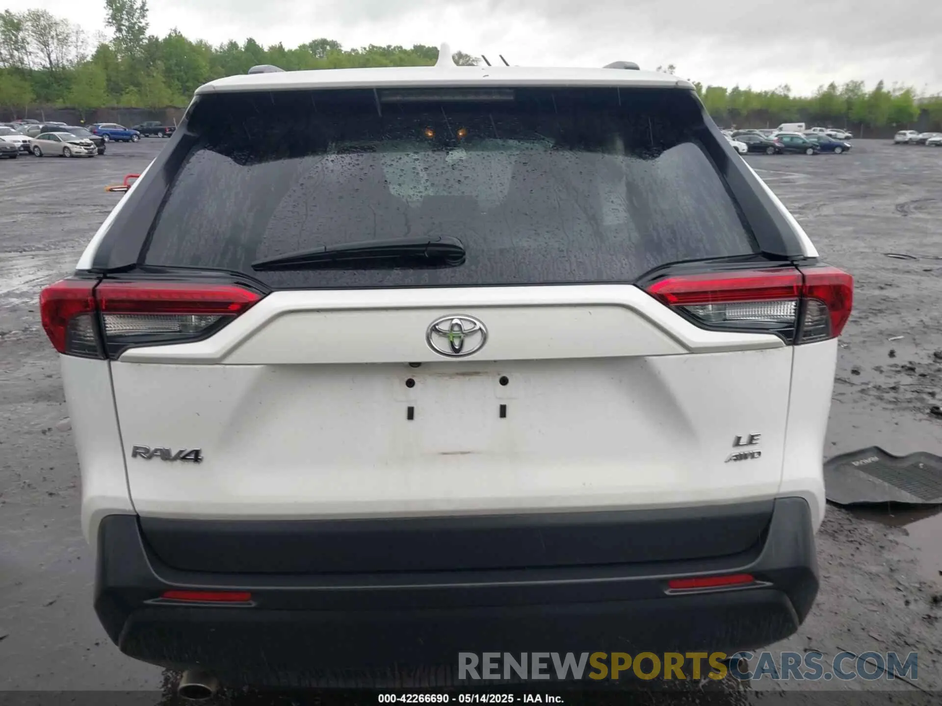 16 Photograph of a damaged car 2T3G1RFV2KC017563 TOYOTA RAV4 2019