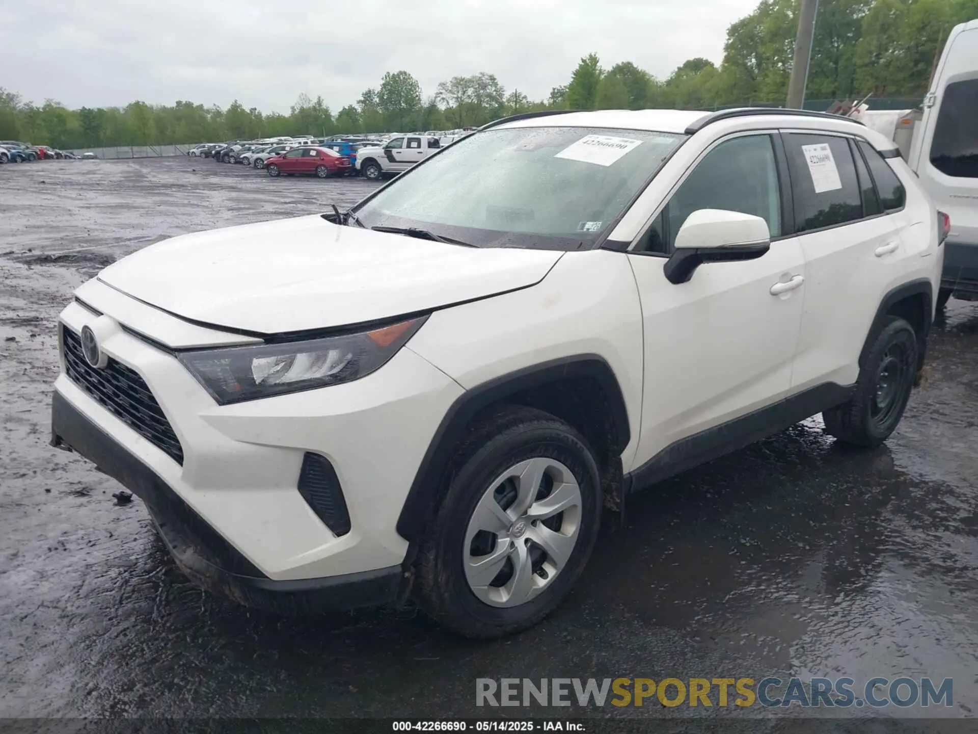 2 Photograph of a damaged car 2T3G1RFV2KC017563 TOYOTA RAV4 2019