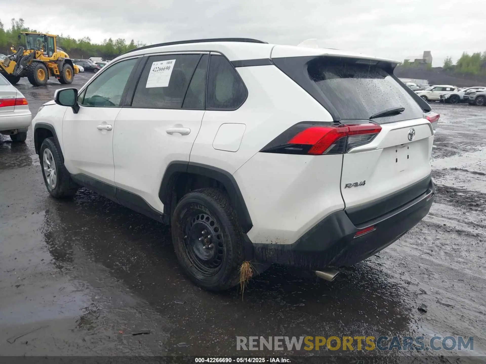 3 Photograph of a damaged car 2T3G1RFV2KC017563 TOYOTA RAV4 2019