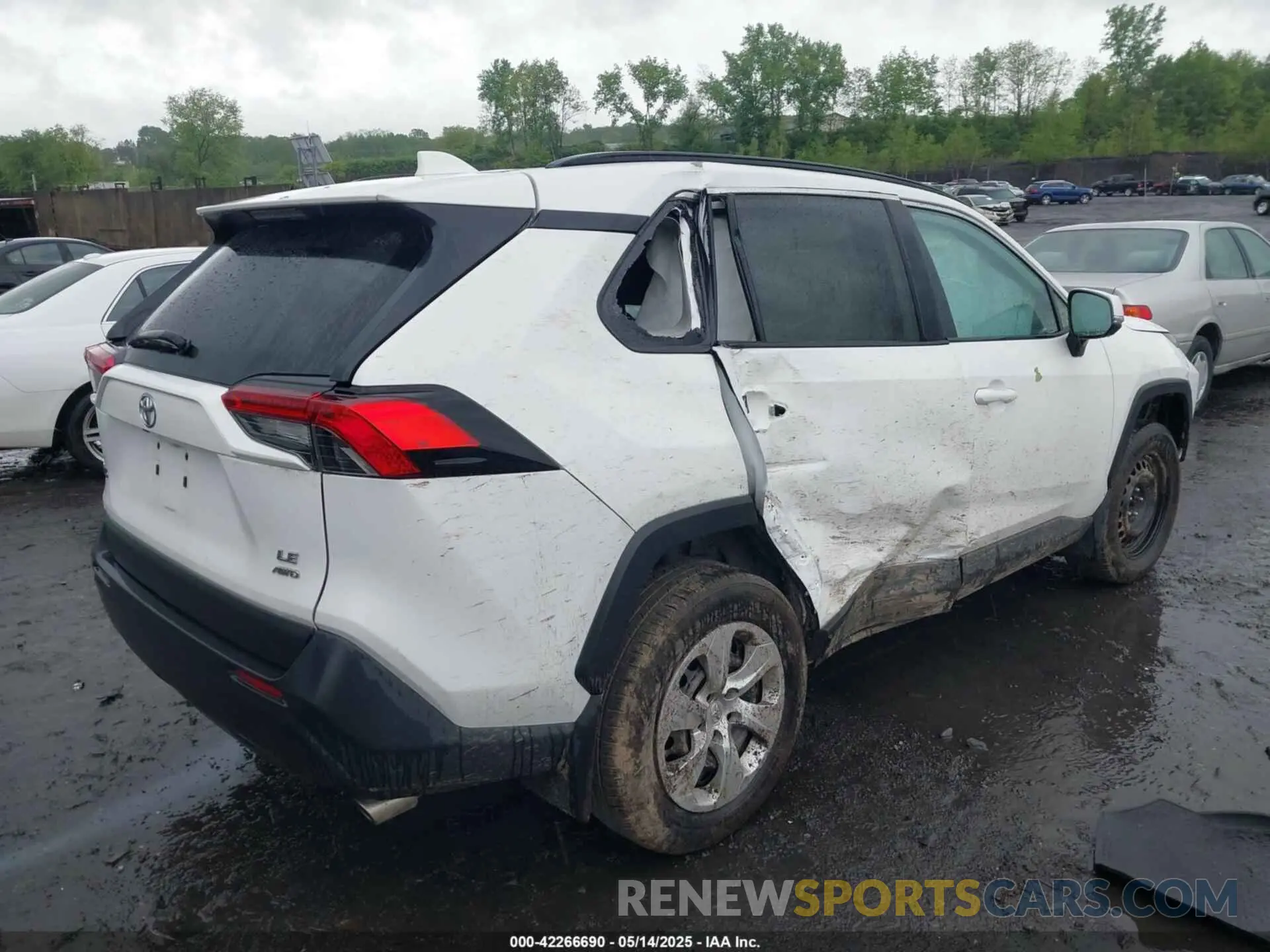 4 Photograph of a damaged car 2T3G1RFV2KC017563 TOYOTA RAV4 2019