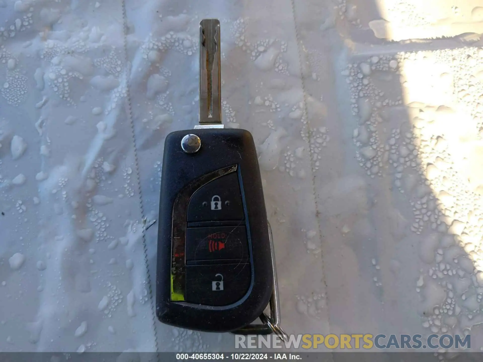 11 Photograph of a damaged car 2T3G1RFV2KC044729 TOYOTA RAV4 2019