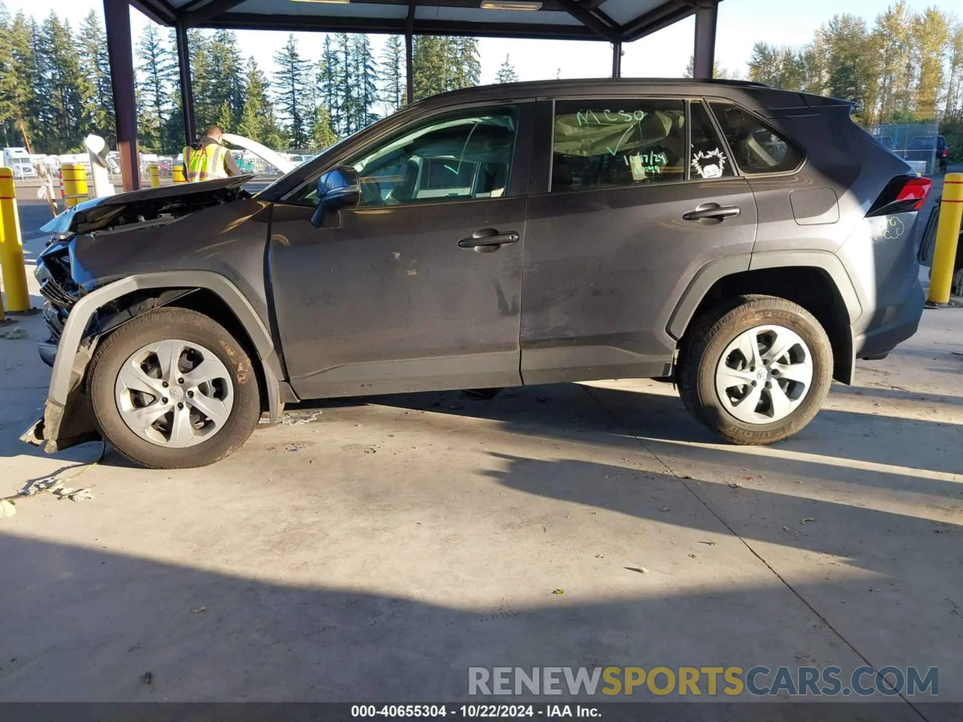 15 Photograph of a damaged car 2T3G1RFV2KC044729 TOYOTA RAV4 2019