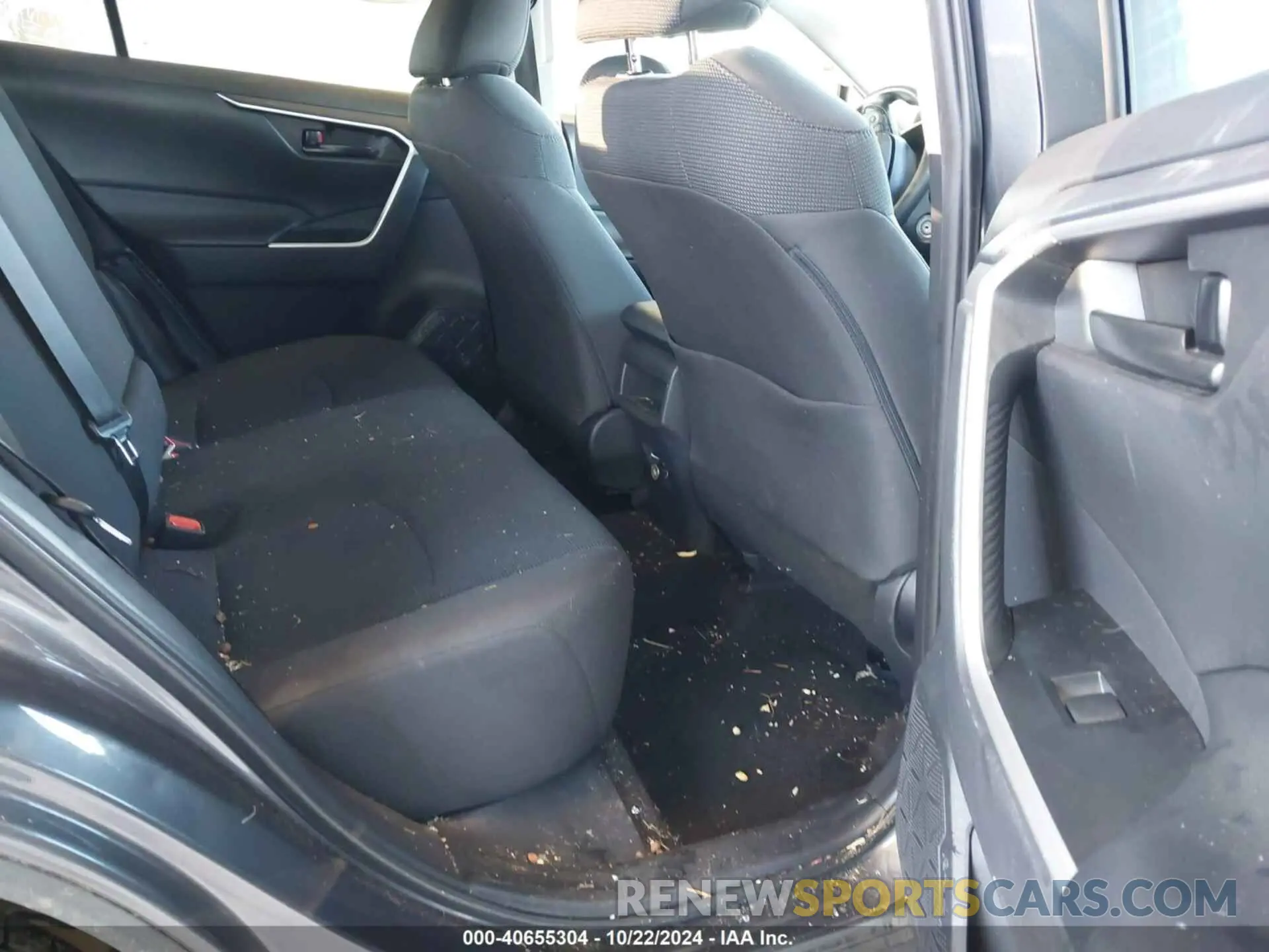 8 Photograph of a damaged car 2T3G1RFV2KC044729 TOYOTA RAV4 2019