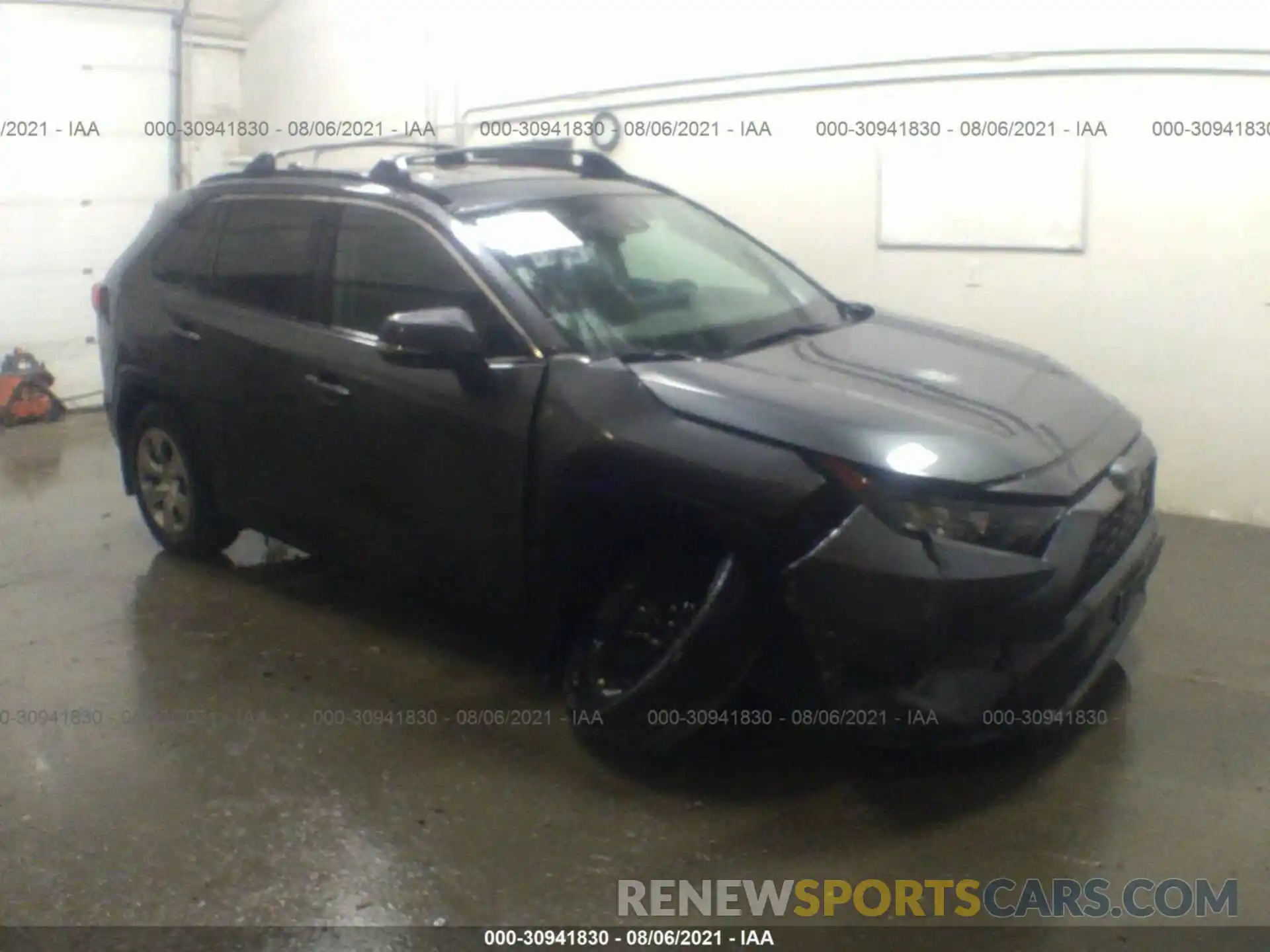 1 Photograph of a damaged car 2T3G1RFV2KC054631 TOYOTA RAV4 2019