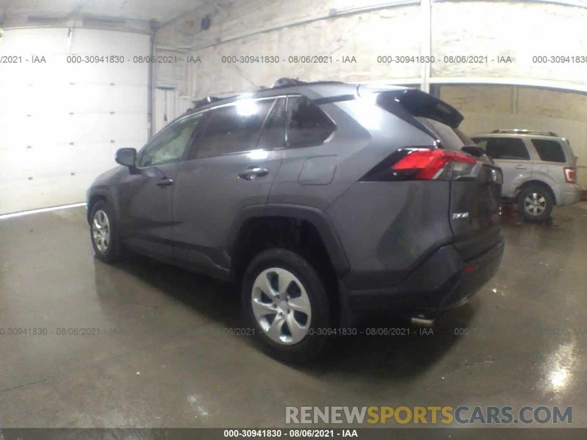 3 Photograph of a damaged car 2T3G1RFV2KC054631 TOYOTA RAV4 2019