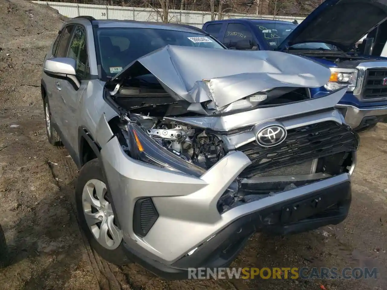 9 Photograph of a damaged car 2T3G1RFV2KW011440 TOYOTA RAV4 2019