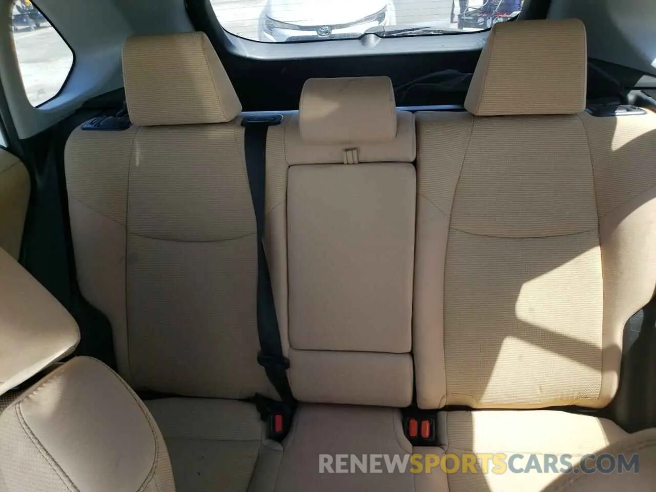 10 Photograph of a damaged car 2T3G1RFV2KW012796 TOYOTA RAV4 2019