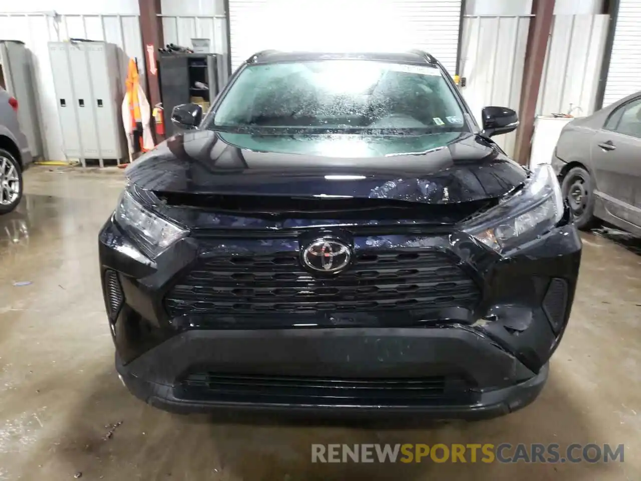 5 Photograph of a damaged car 2T3G1RFV2KW030473 TOYOTA RAV4 2019