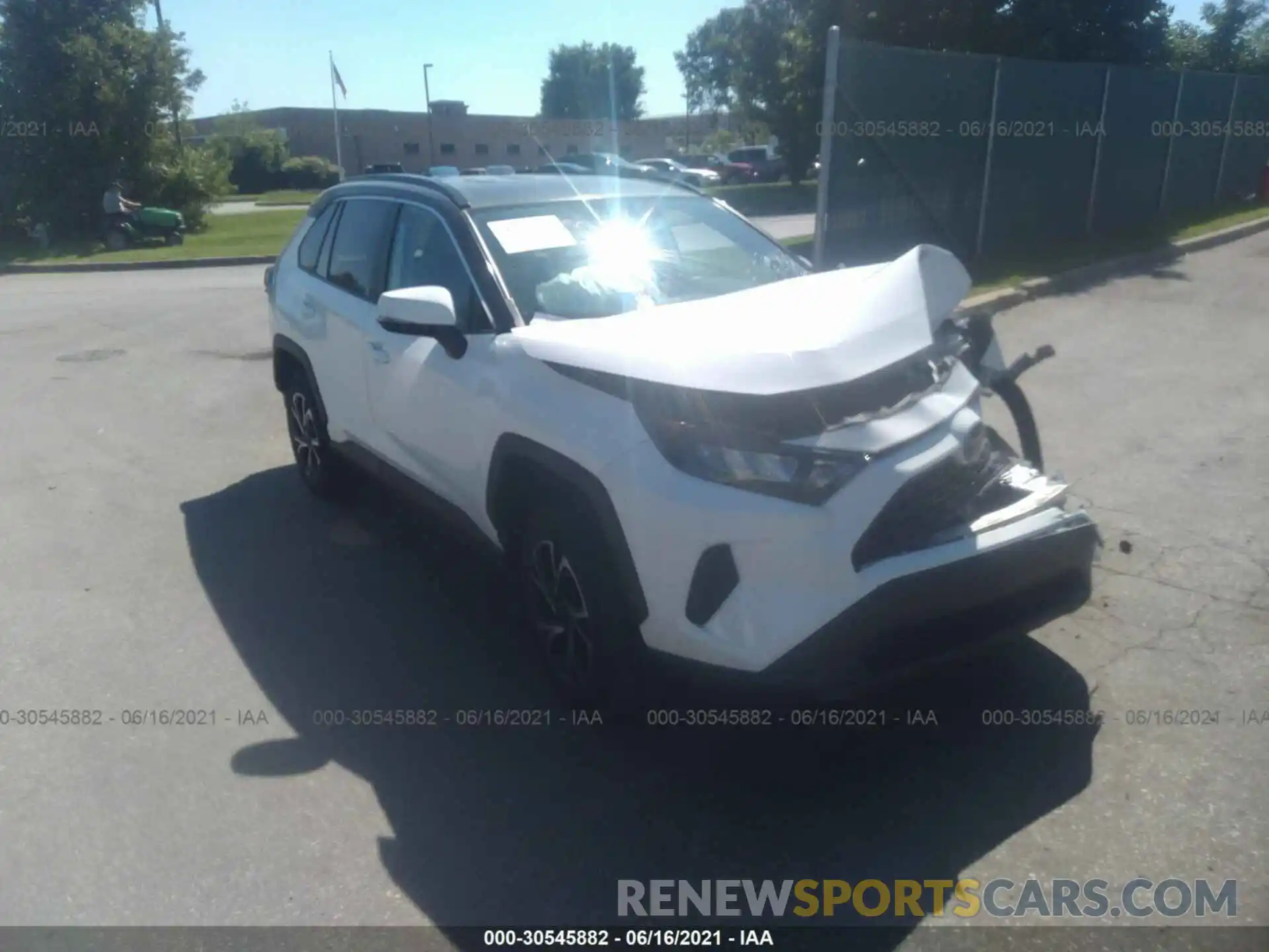 1 Photograph of a damaged car 2T3G1RFV2KW051128 TOYOTA RAV4 2019