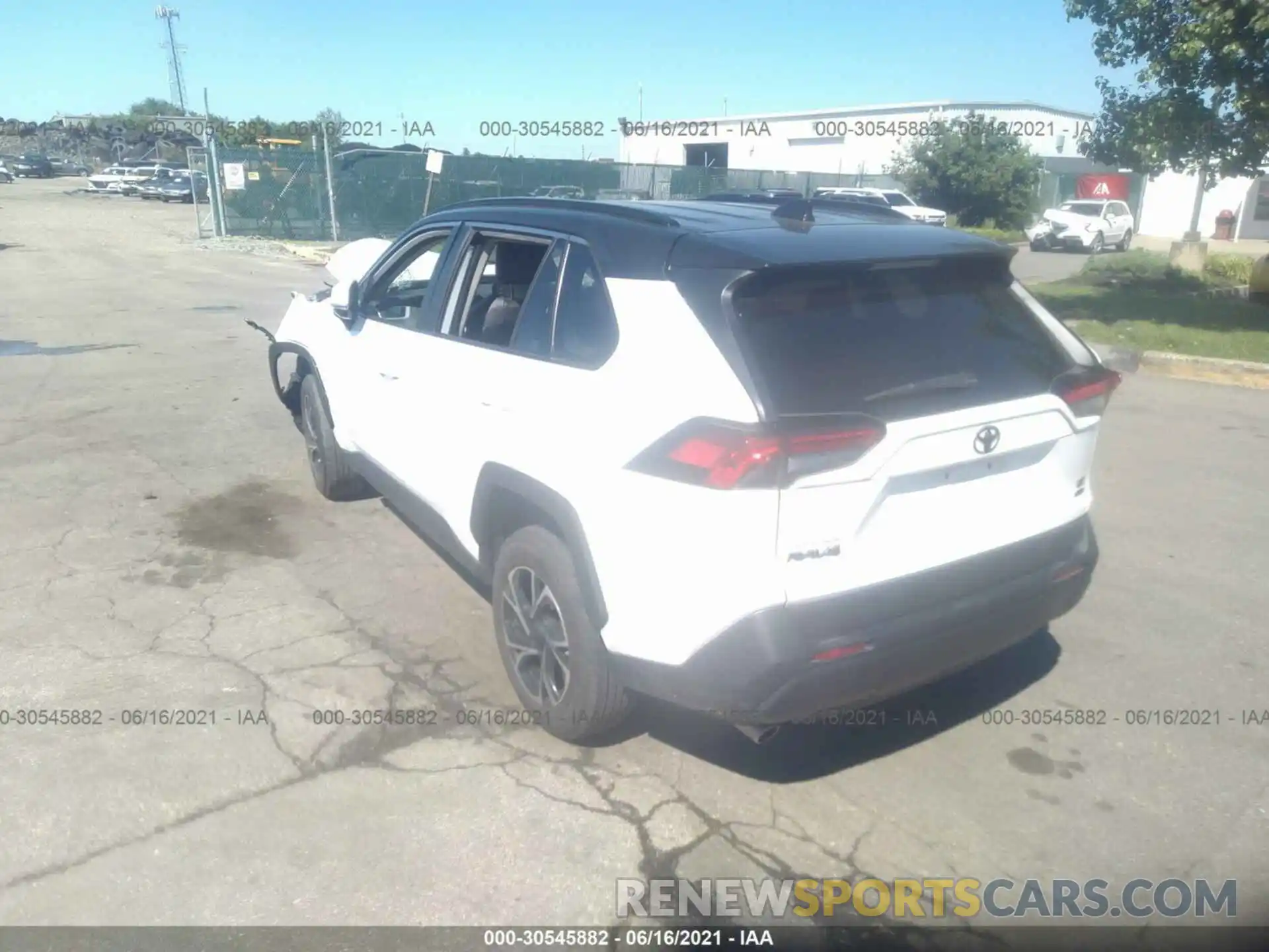 3 Photograph of a damaged car 2T3G1RFV2KW051128 TOYOTA RAV4 2019