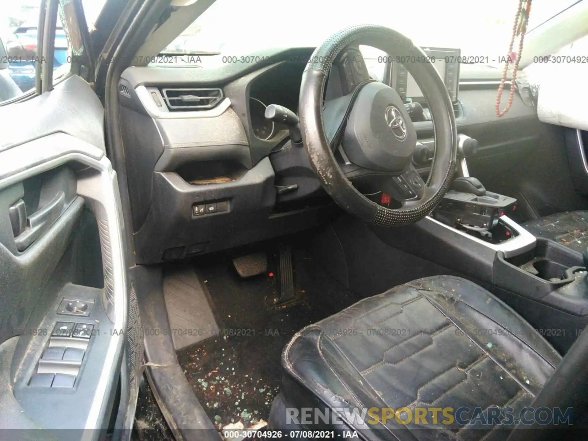 5 Photograph of a damaged car 2T3G1RFV2KW063067 TOYOTA RAV4 2019