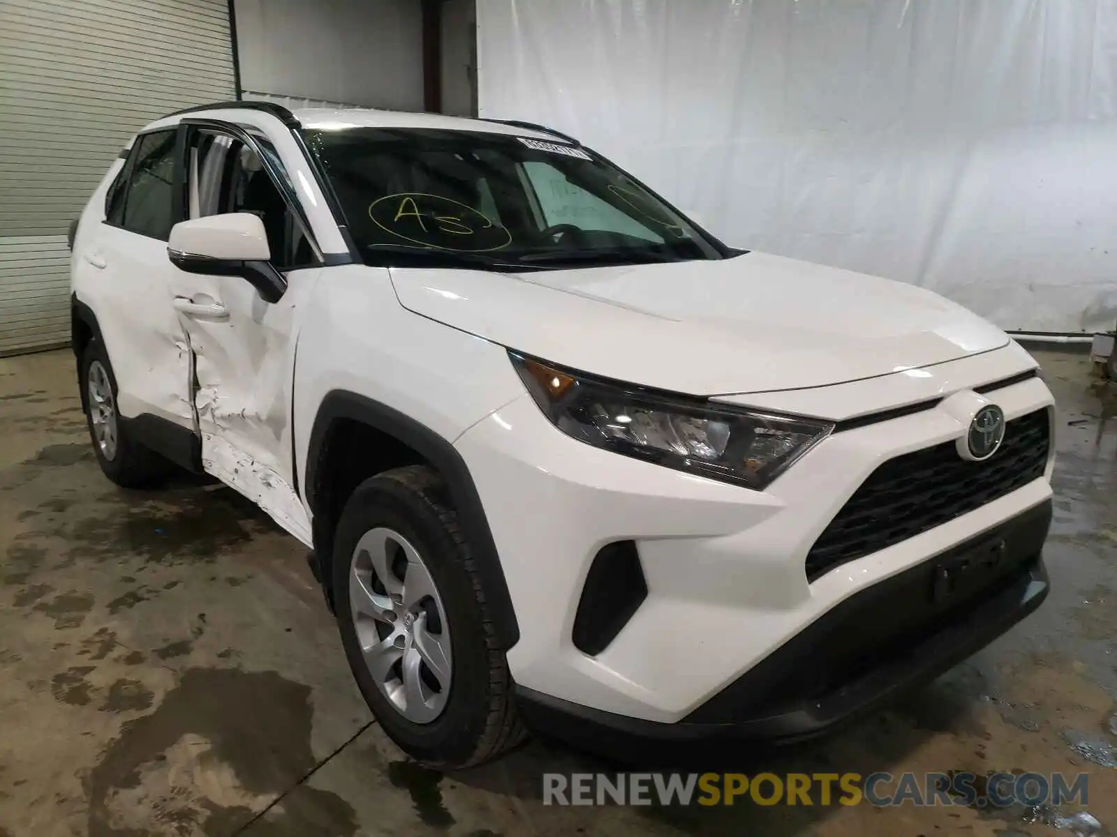 1 Photograph of a damaged car 2T3G1RFV3KC015207 TOYOTA RAV4 2019