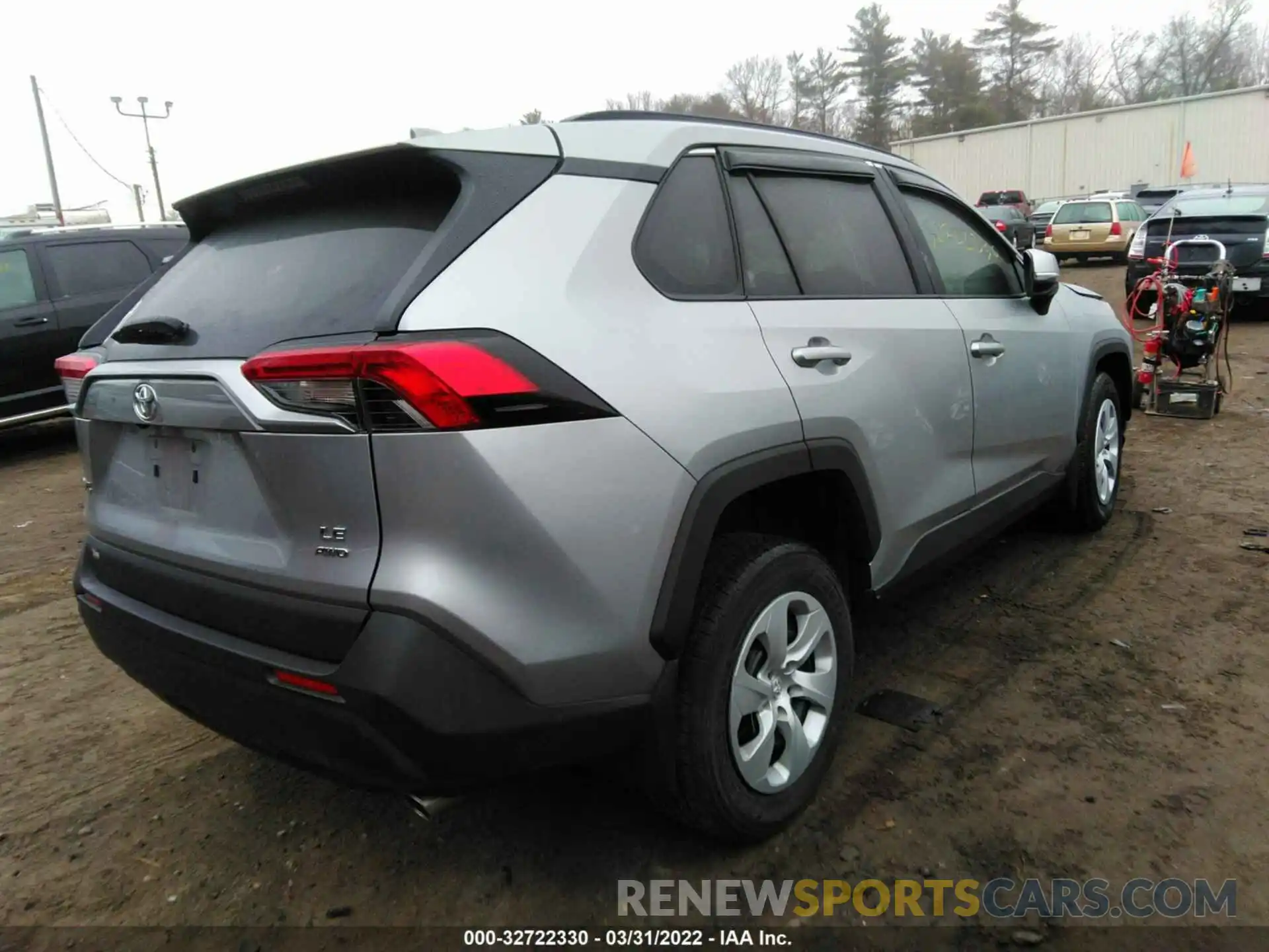 4 Photograph of a damaged car 2T3G1RFV3KC031388 TOYOTA RAV4 2019