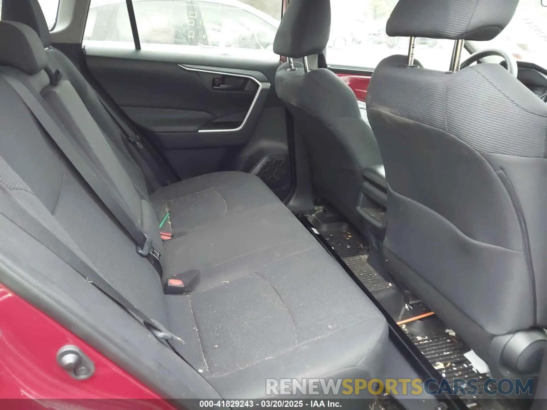 8 Photograph of a damaged car 2T3G1RFV3KC051706 TOYOTA RAV4 2019