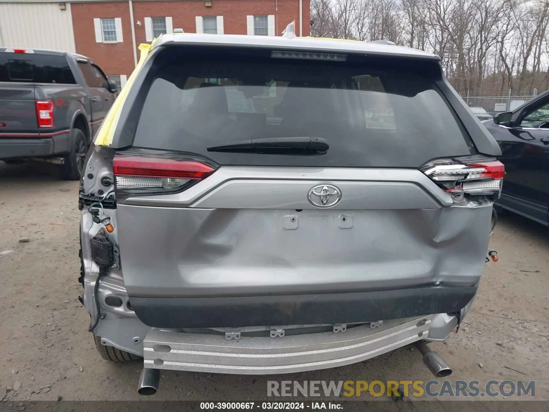 17 Photograph of a damaged car 2T3G1RFV3KW030465 TOYOTA RAV4 2019