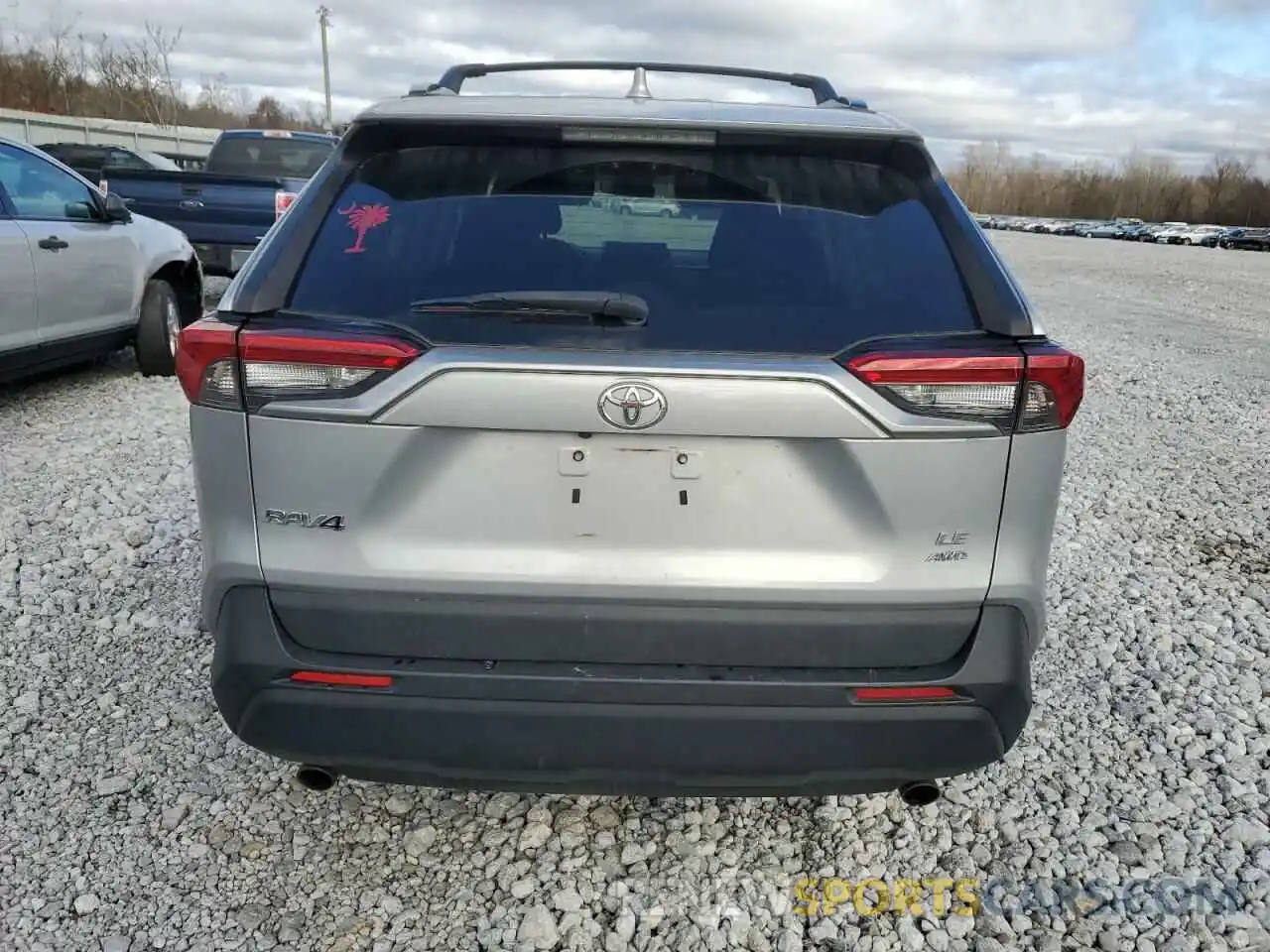 6 Photograph of a damaged car 2T3G1RFV3KW031020 TOYOTA RAV4 2019