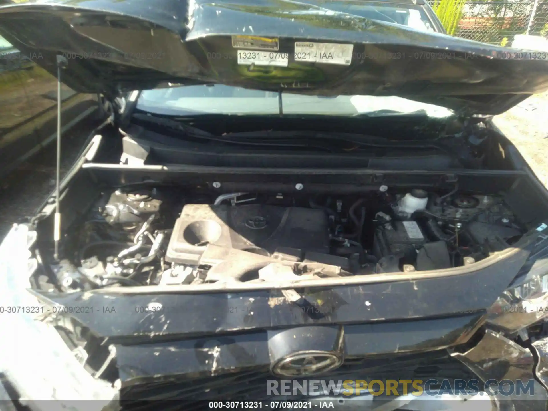 10 Photograph of a damaged car 2T3G1RFV3KW050702 TOYOTA RAV4 2019