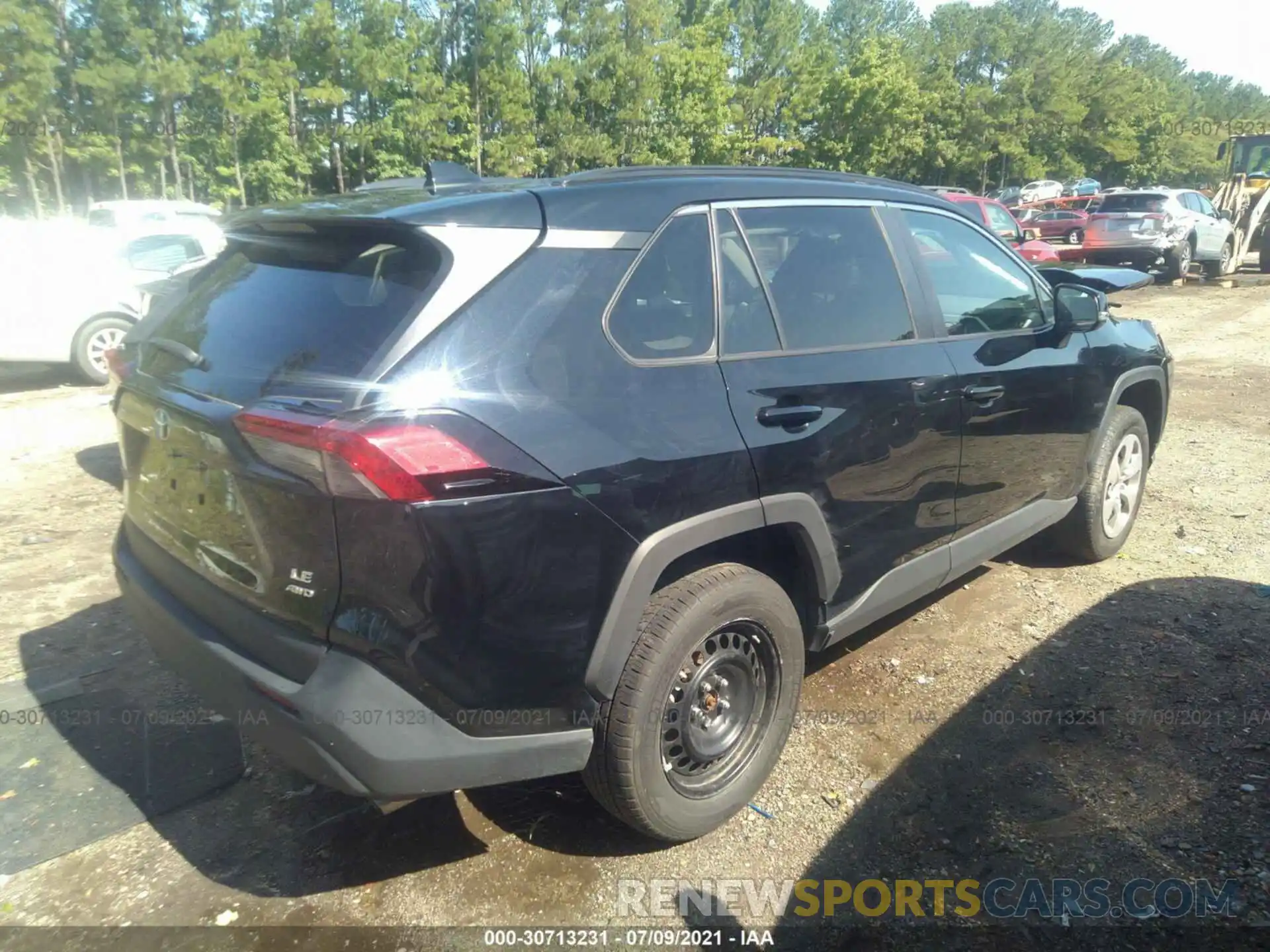 4 Photograph of a damaged car 2T3G1RFV3KW050702 TOYOTA RAV4 2019