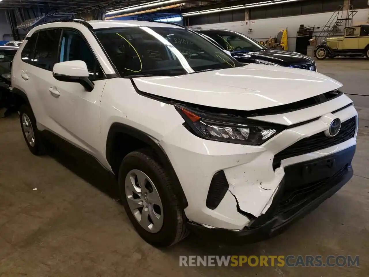 1 Photograph of a damaged car 2T3G1RFV4KC004636 TOYOTA RAV4 2019