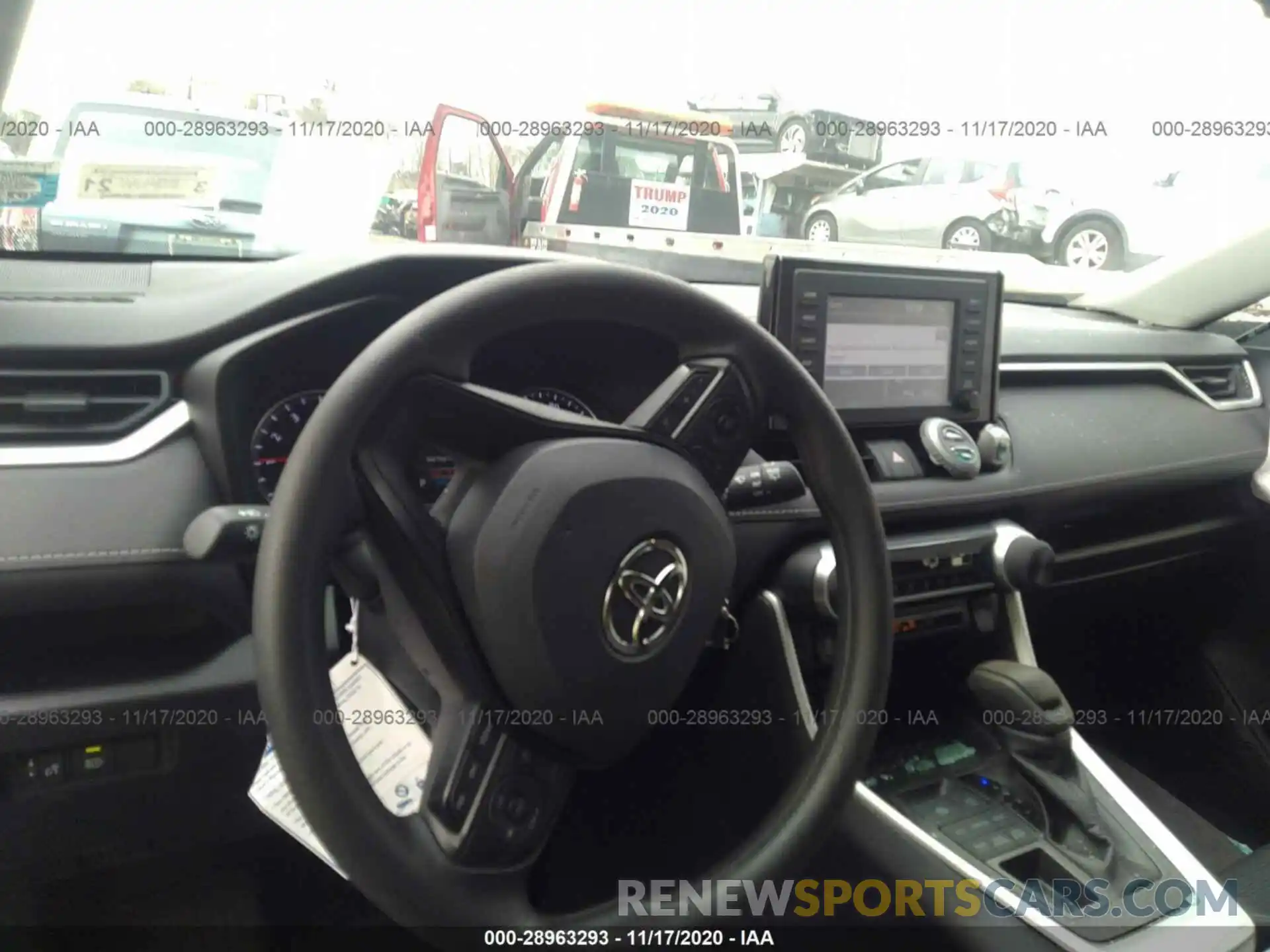 5 Photograph of a damaged car 2T3G1RFV4KC052170 TOYOTA RAV4 2019