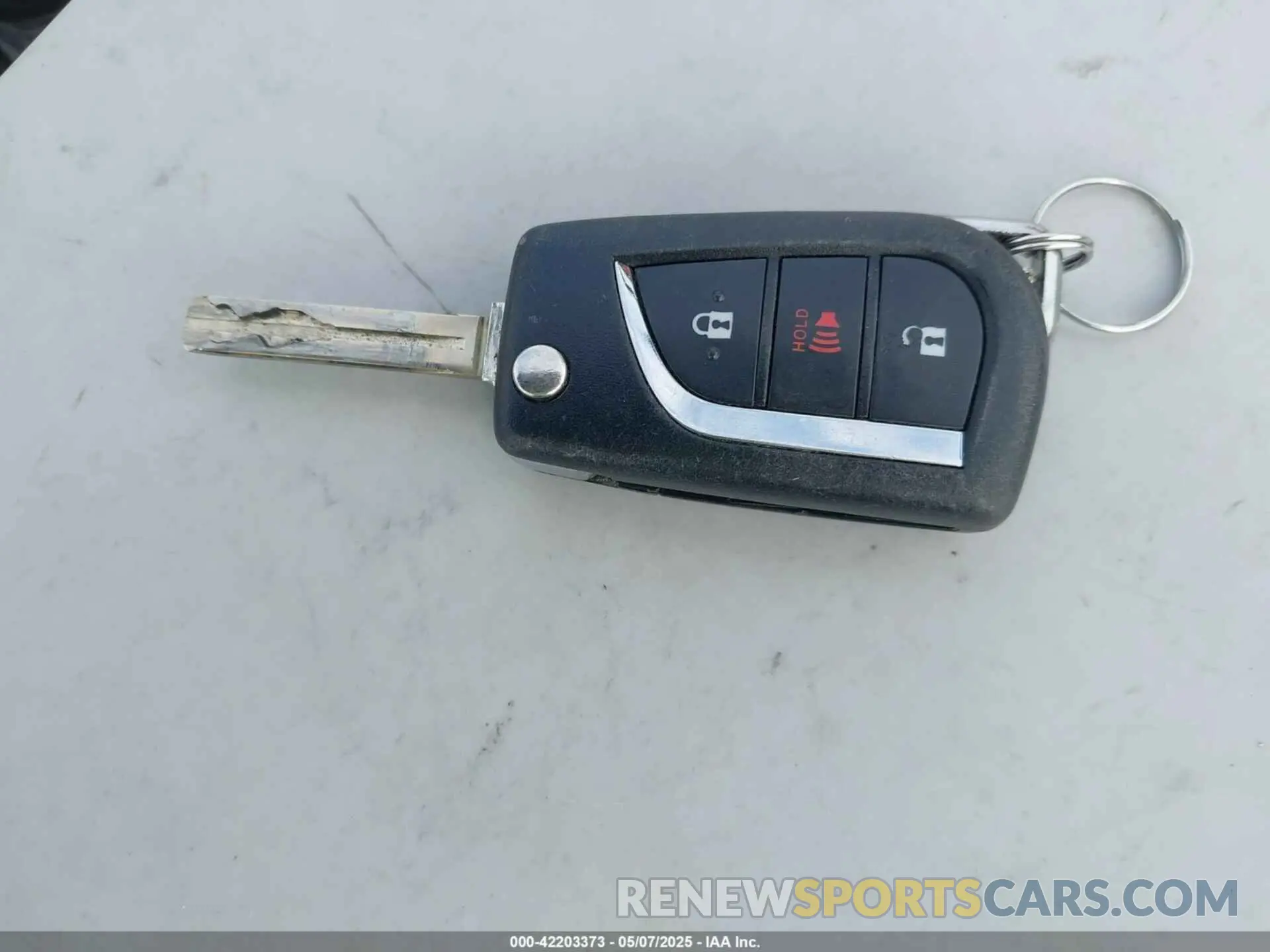11 Photograph of a damaged car 2T3G1RFV4KC055151 TOYOTA RAV4 2019