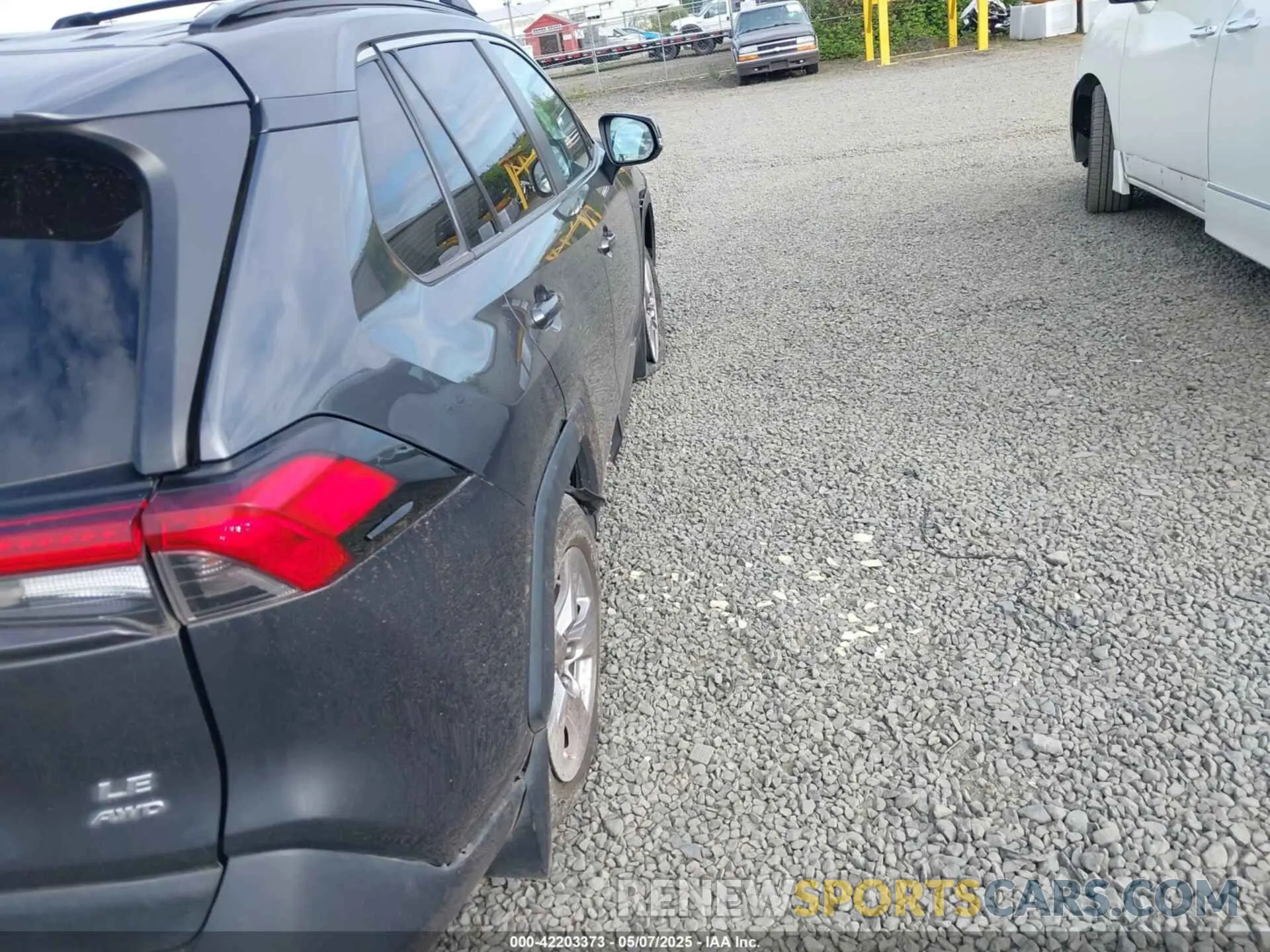 6 Photograph of a damaged car 2T3G1RFV4KC055151 TOYOTA RAV4 2019