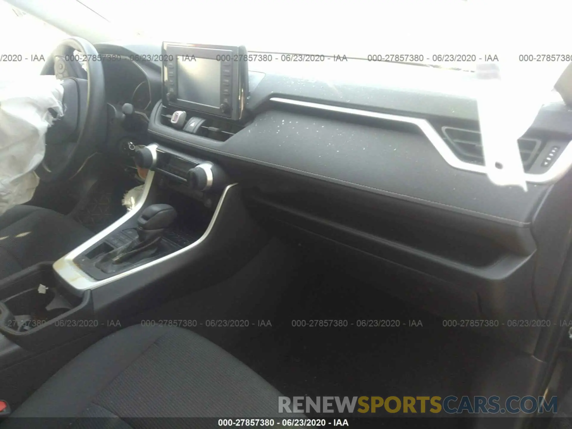 5 Photograph of a damaged car 2T3G1RFV4KC057417 TOYOTA RAV4 2019